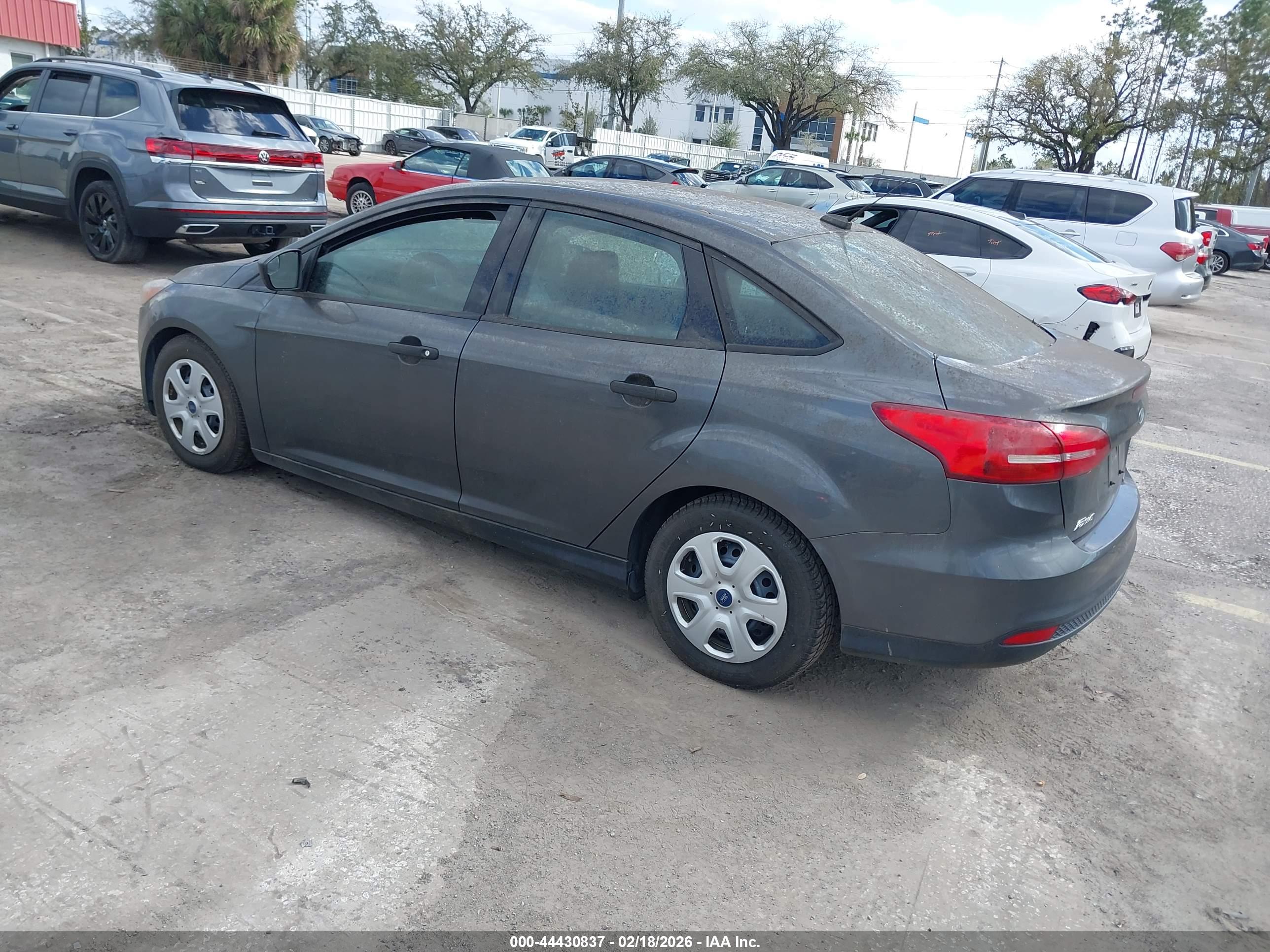 FORD FOCUS image 3
