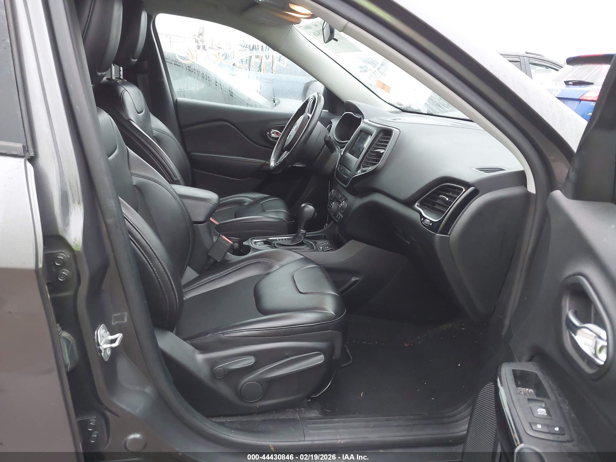 JEEP CHEROKEE image 5