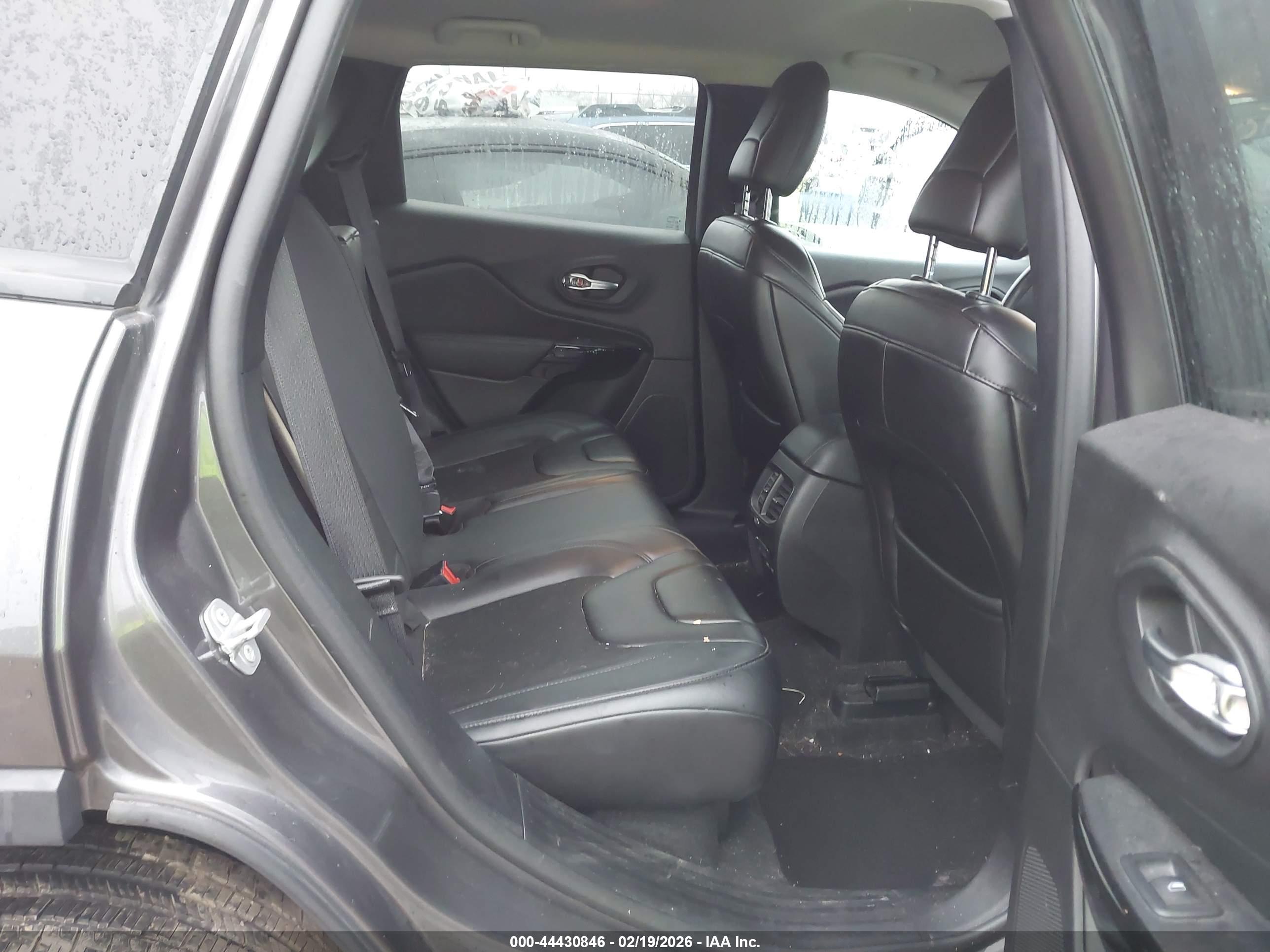 JEEP CHEROKEE image 8