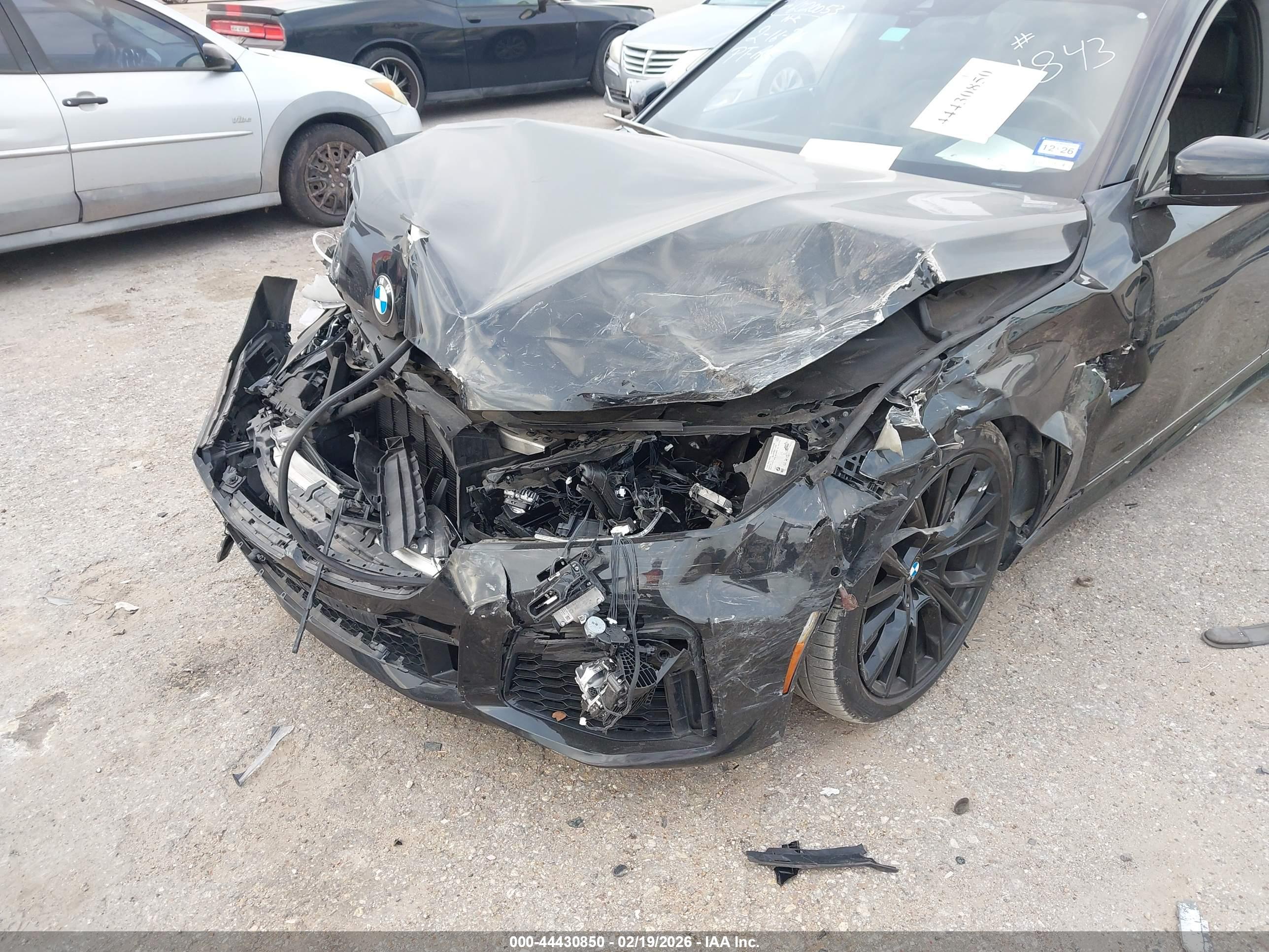 BMW 750 image 6