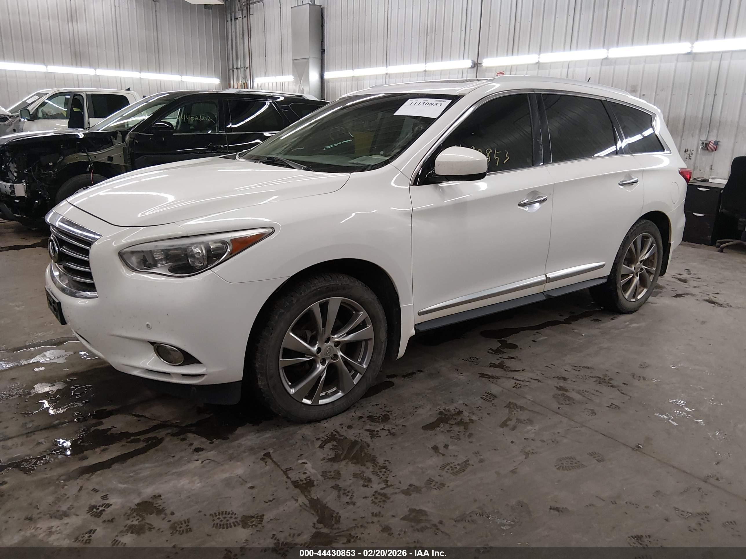 INFINITI JX35 image 2