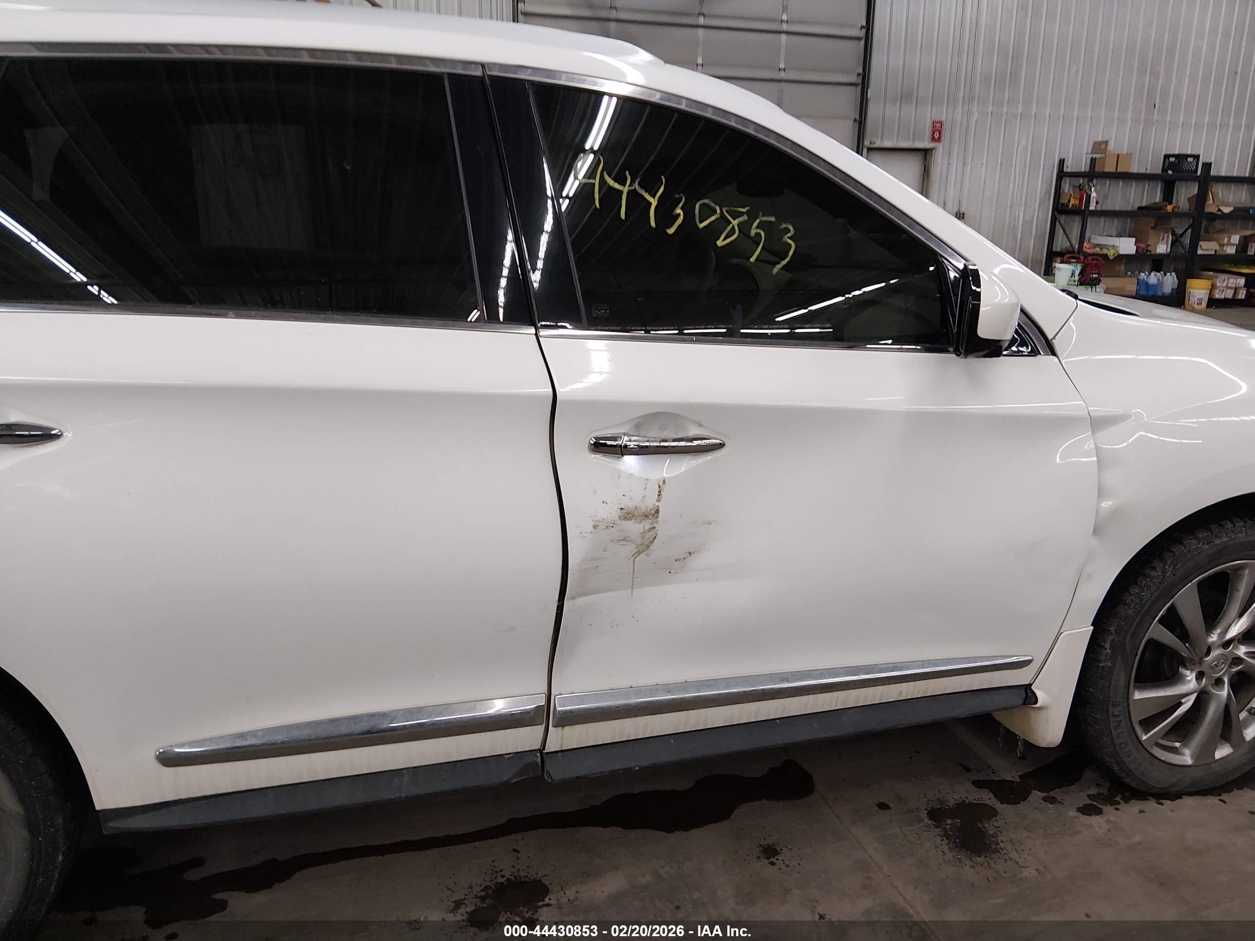 INFINITI JX35 image 6