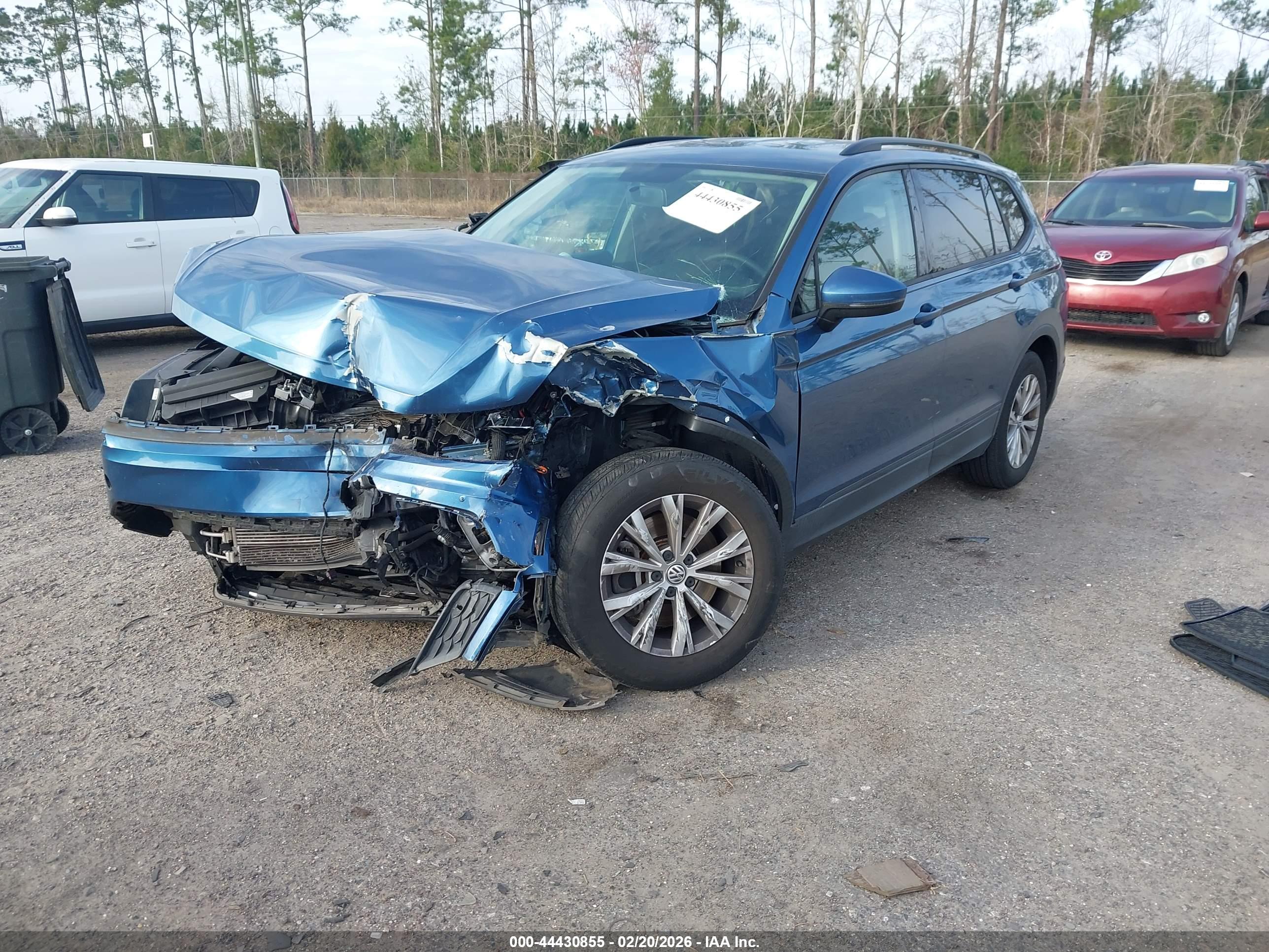 VOLKSWAGEN TIGUAN image 2