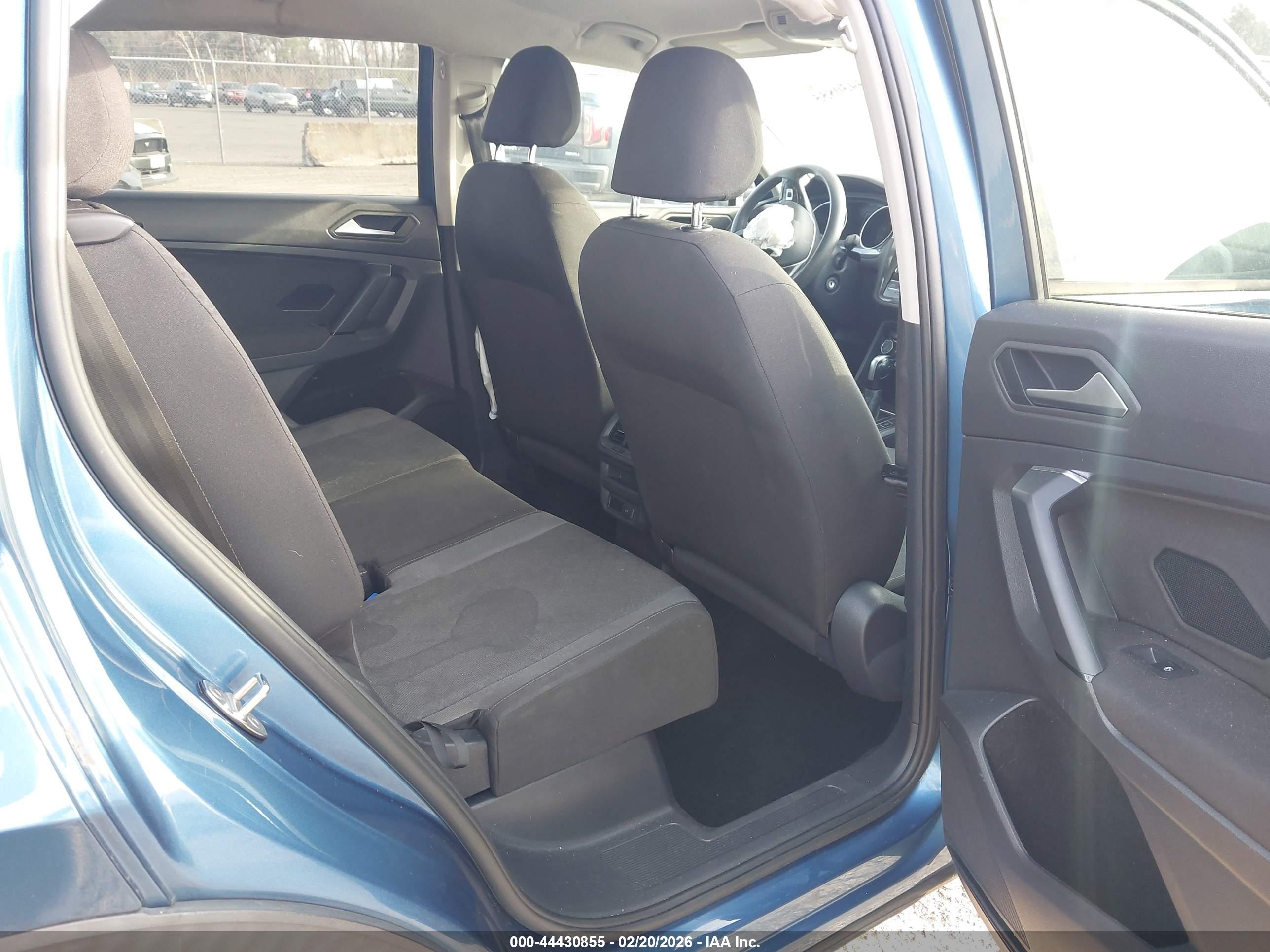 VOLKSWAGEN TIGUAN image 8
