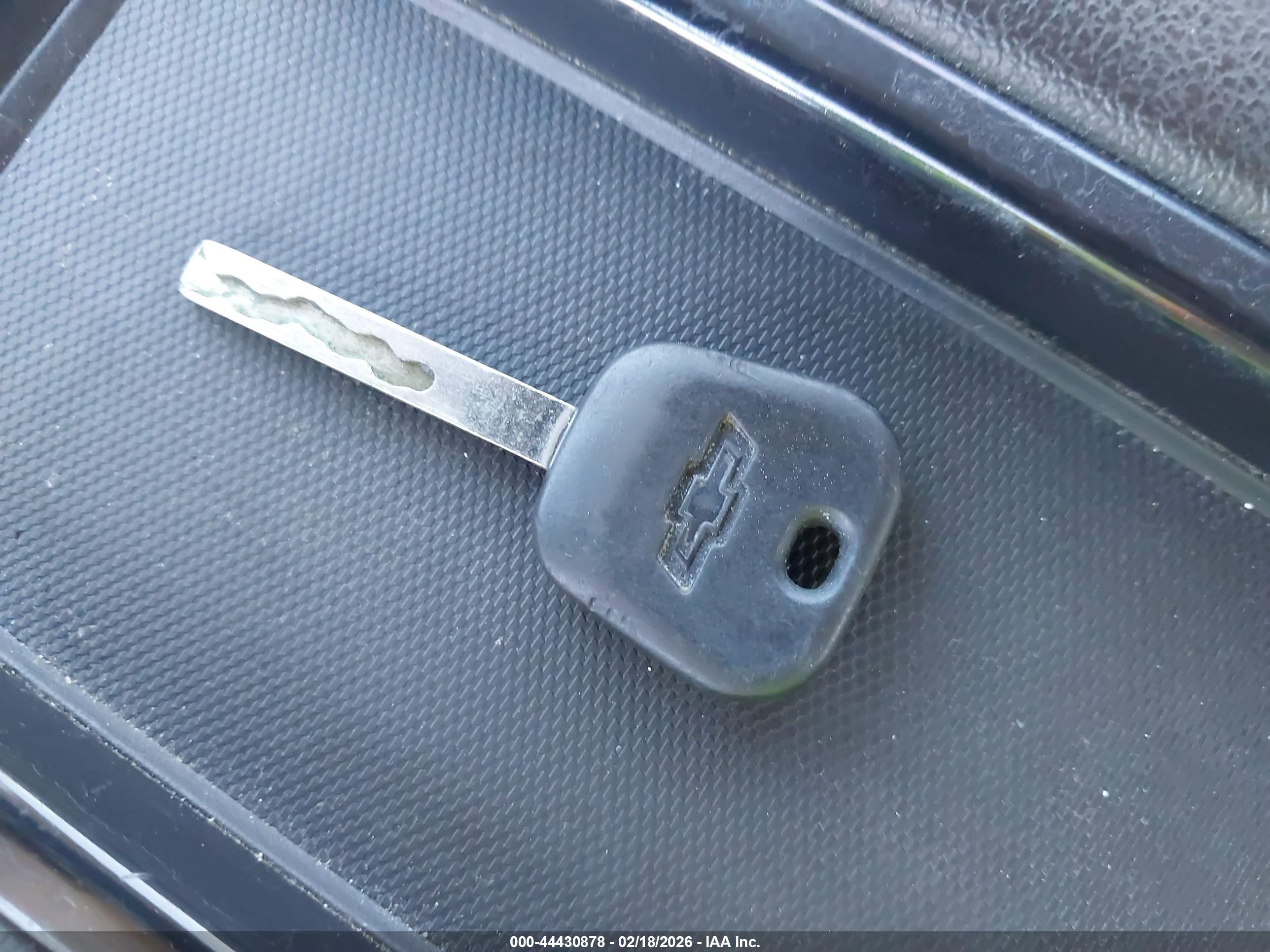 CHEVROLET SILVERADO image 11