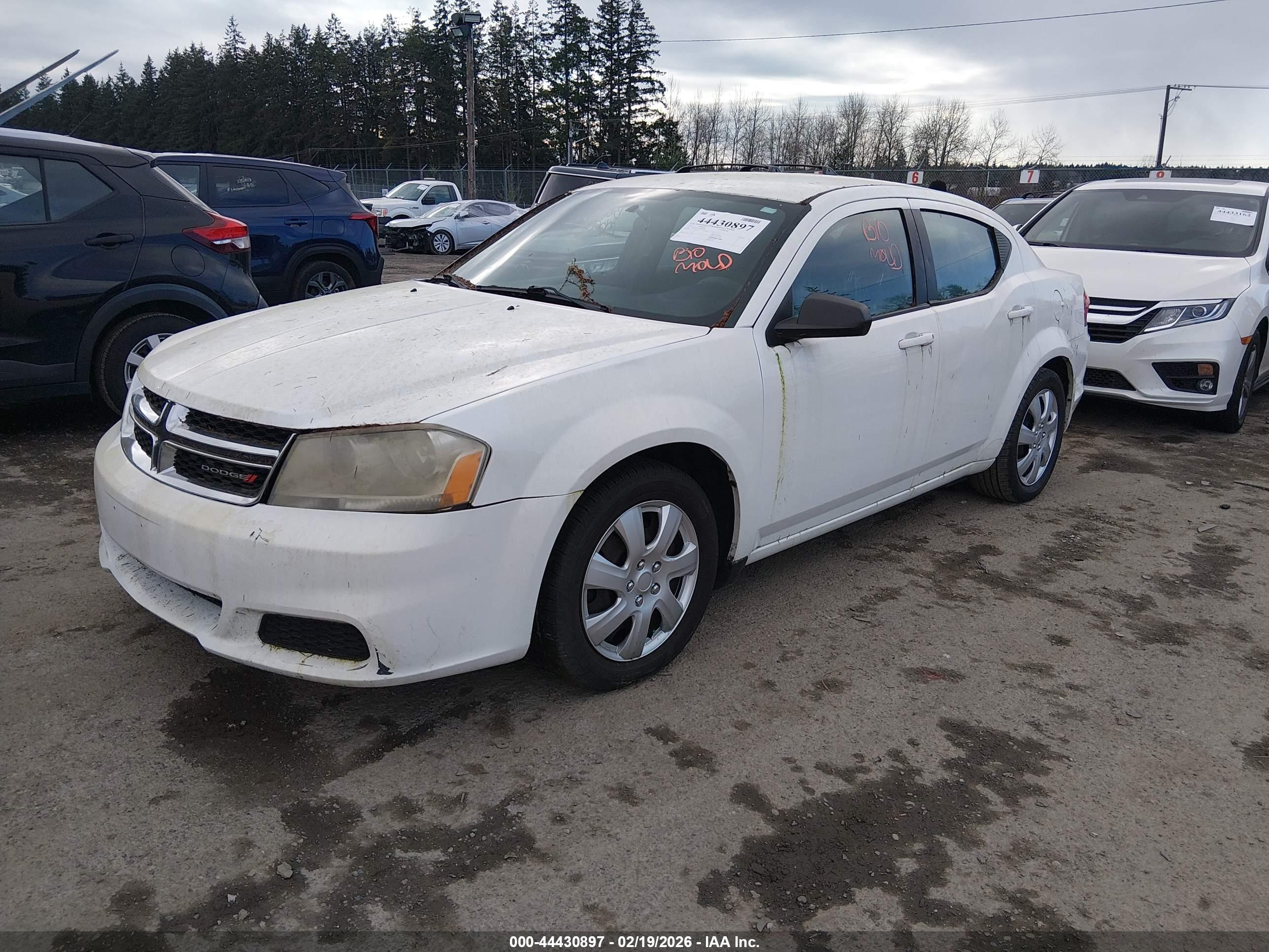 DODGE AVENGER image 2