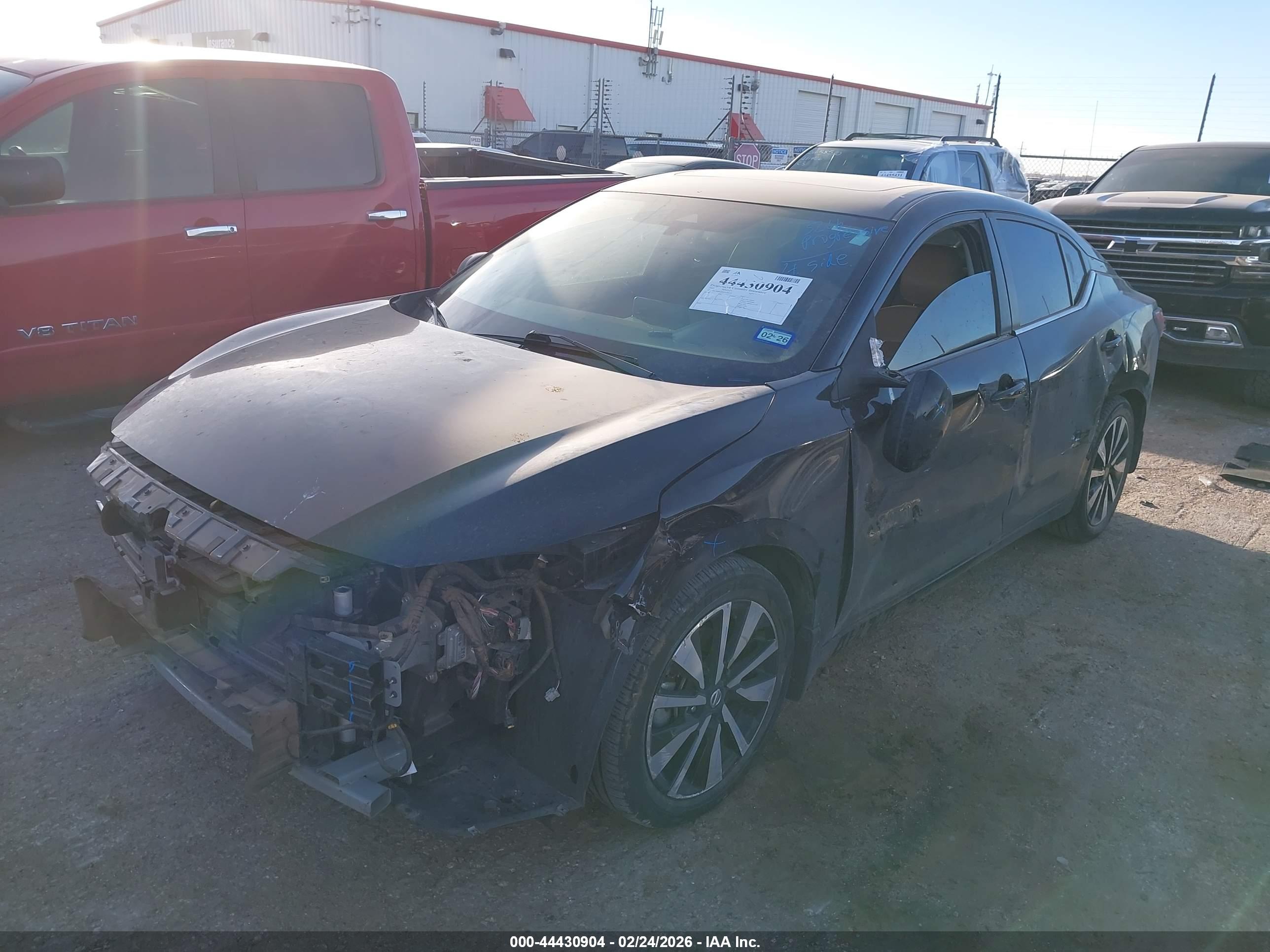 NISSAN SENTRA image 2
