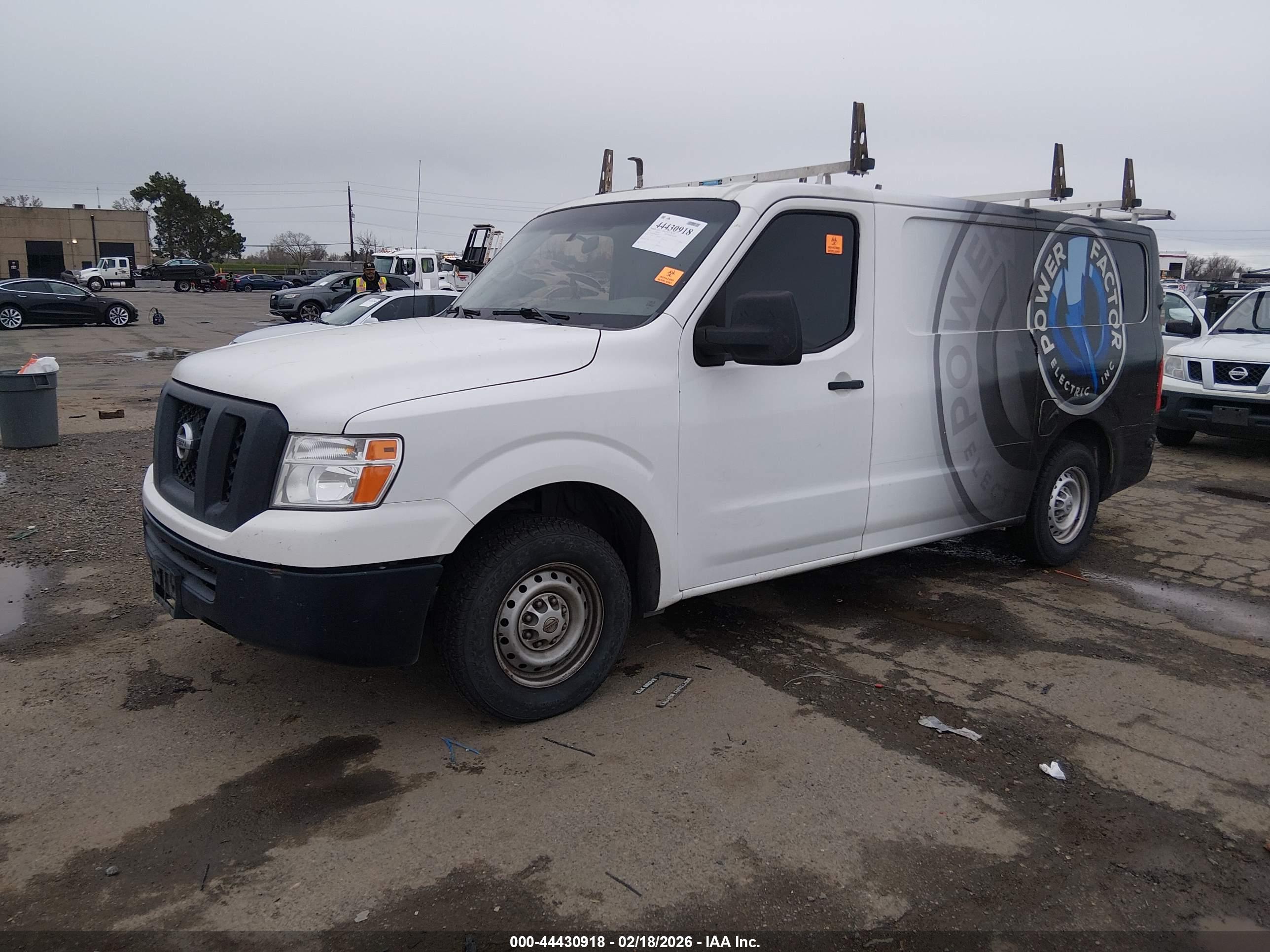 NISSAN NV image 2