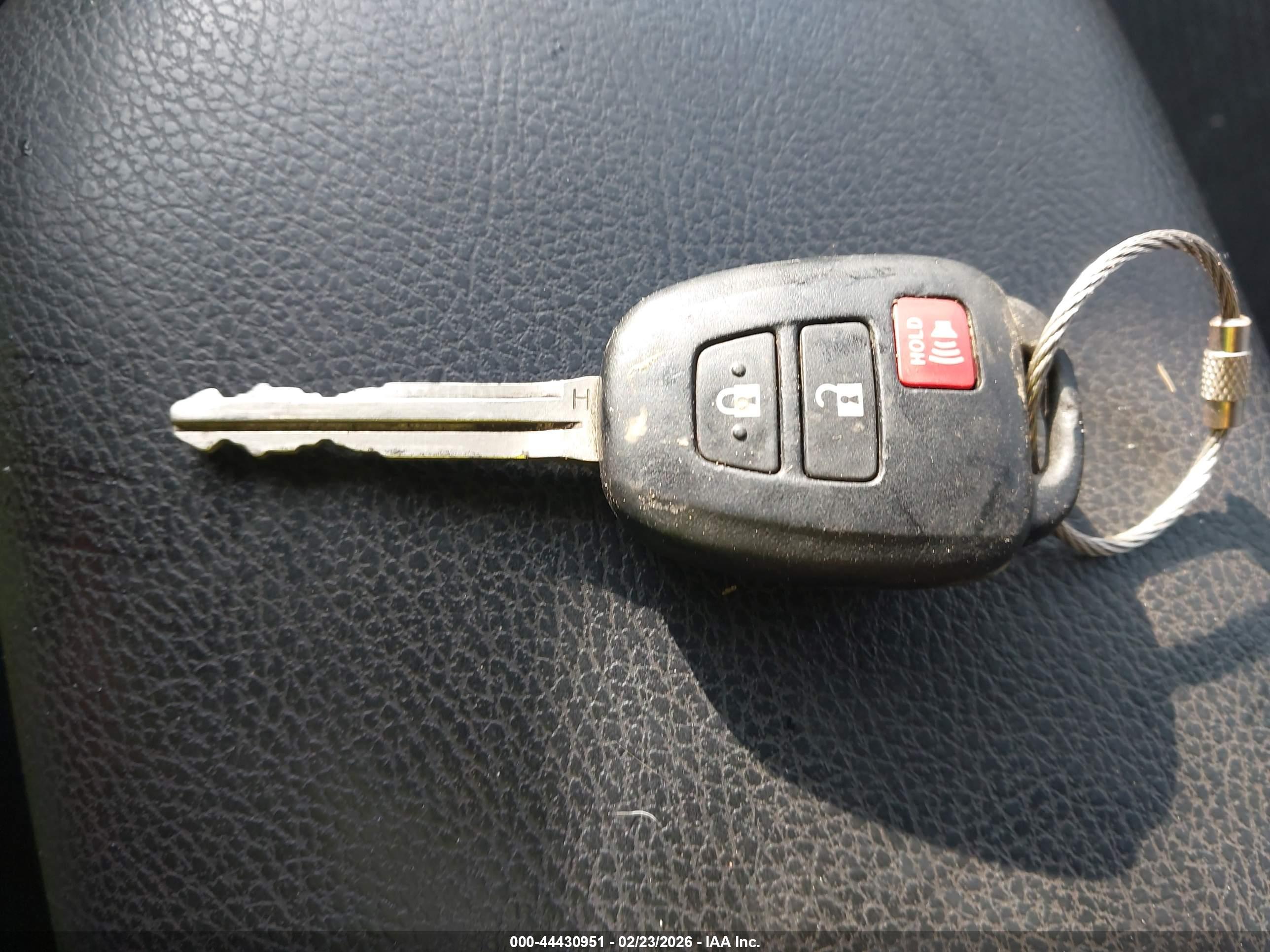 TOYOTA RAV4 image 11