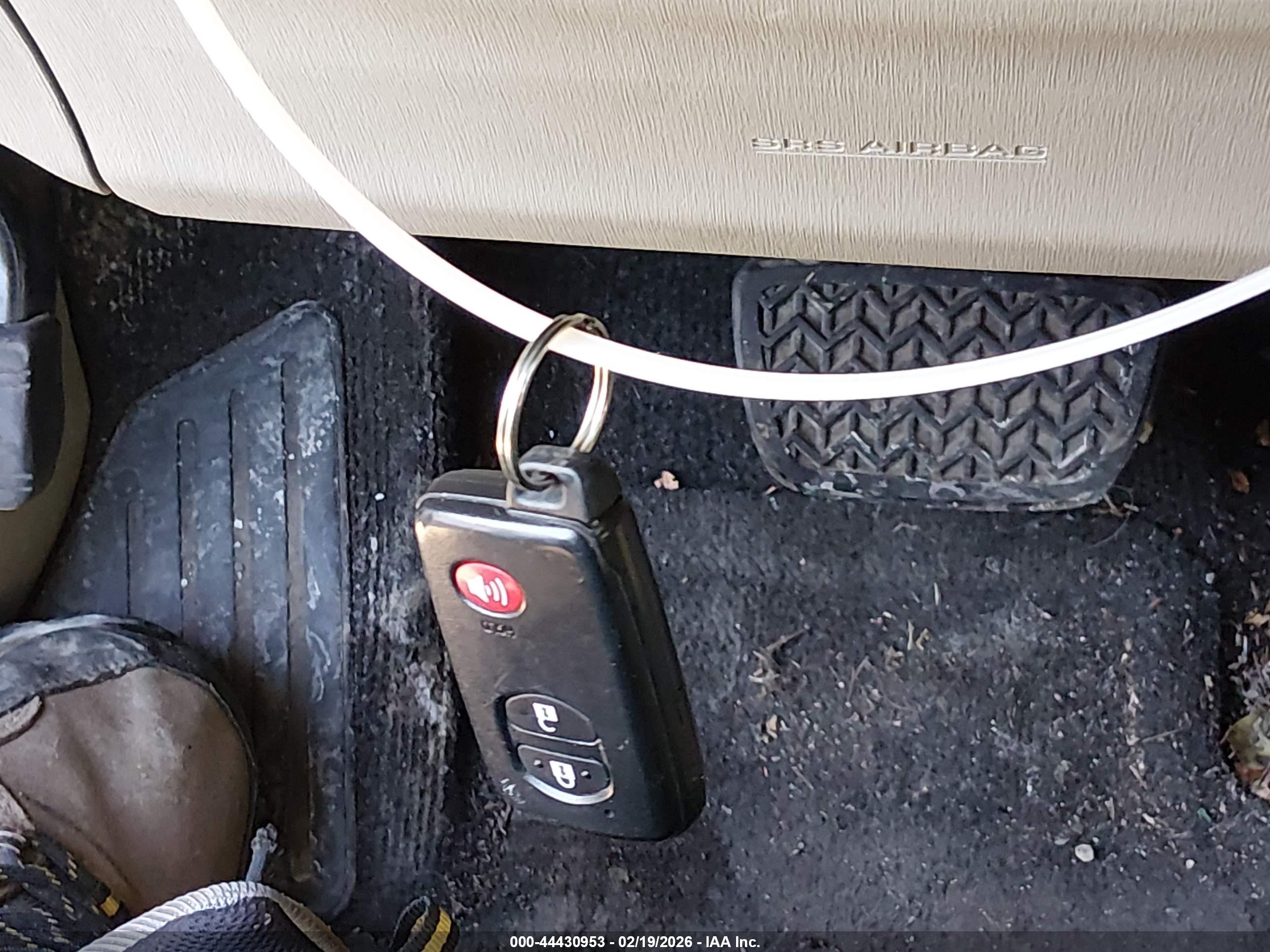 TOYOTA PRIUS image 11