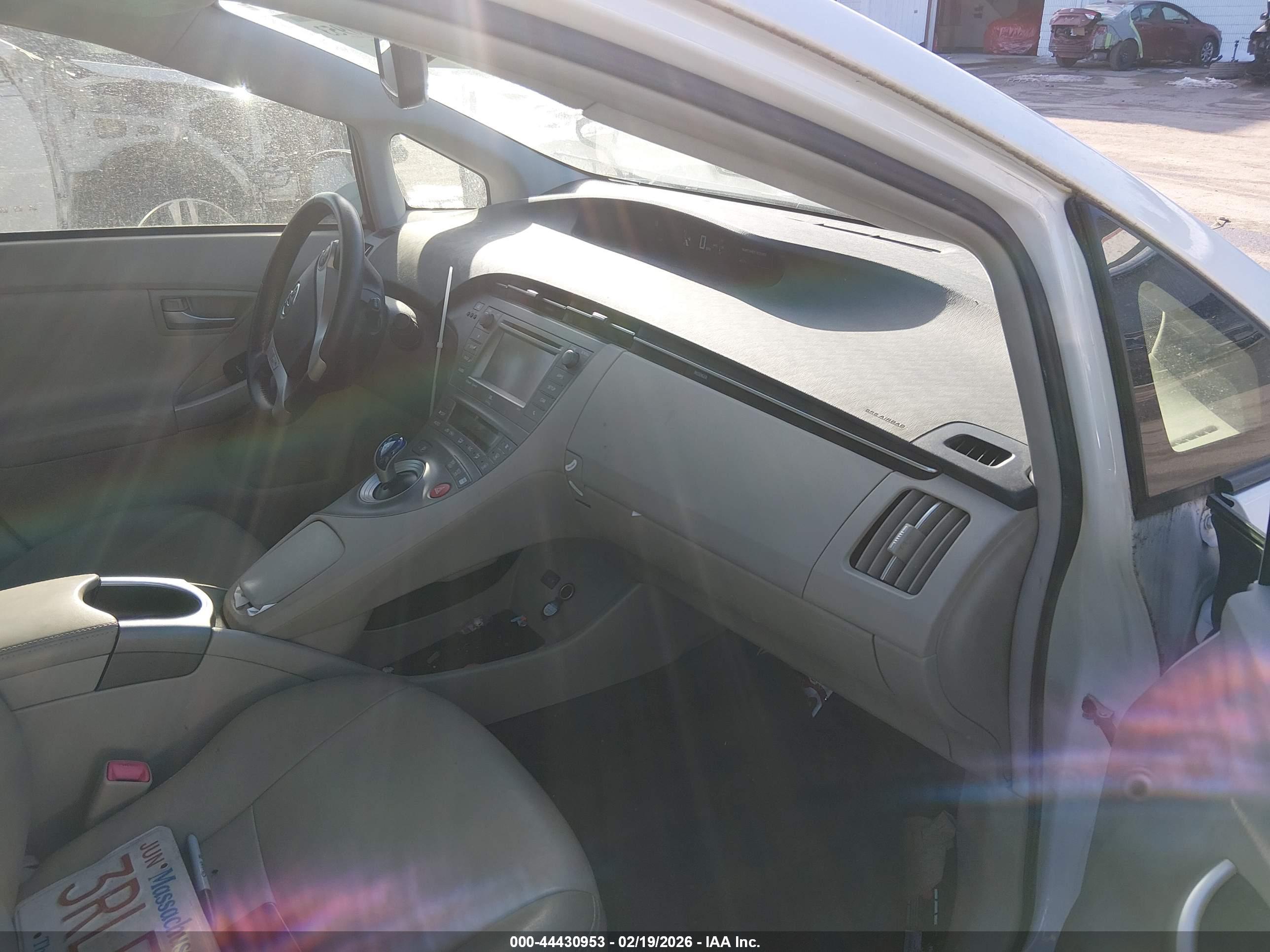 TOYOTA PRIUS image 5