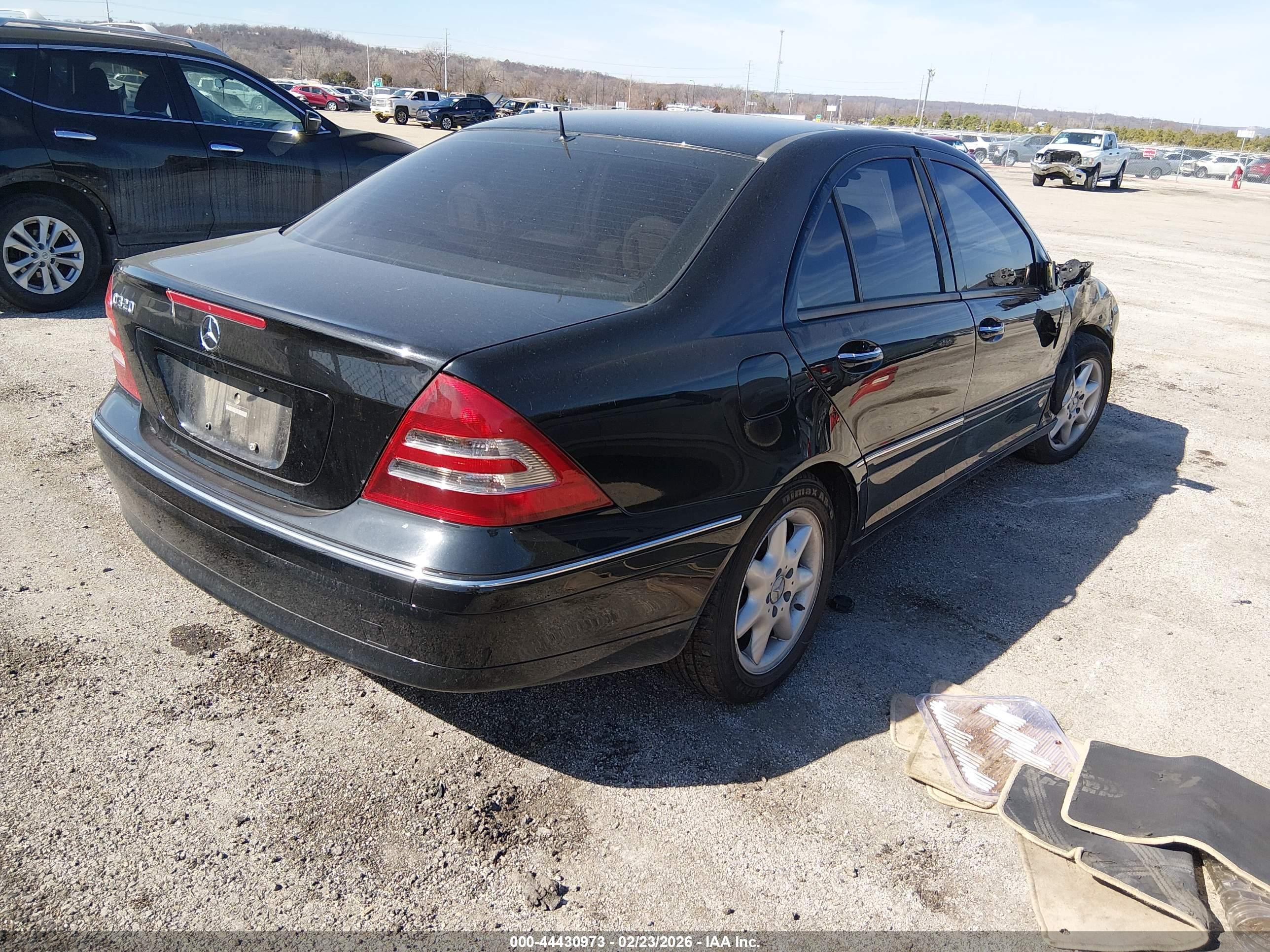MERCEDES-BENZ C image 4
