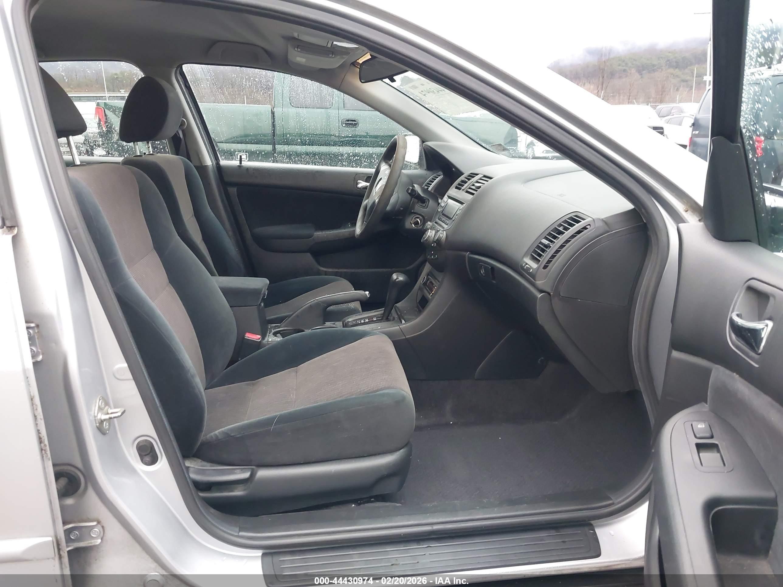 HONDA ACCORD image 5