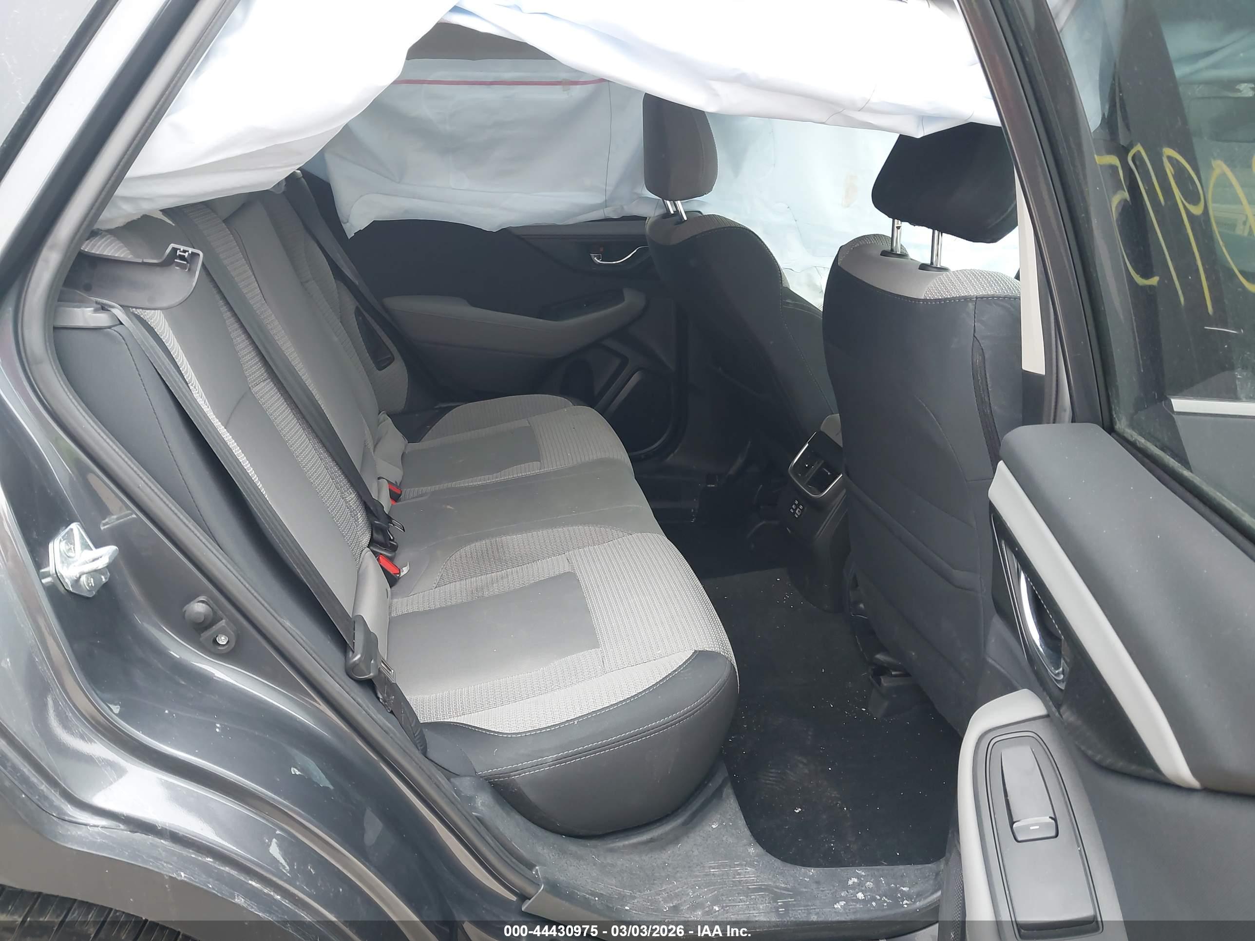 SUBARU OUTBACK image 8