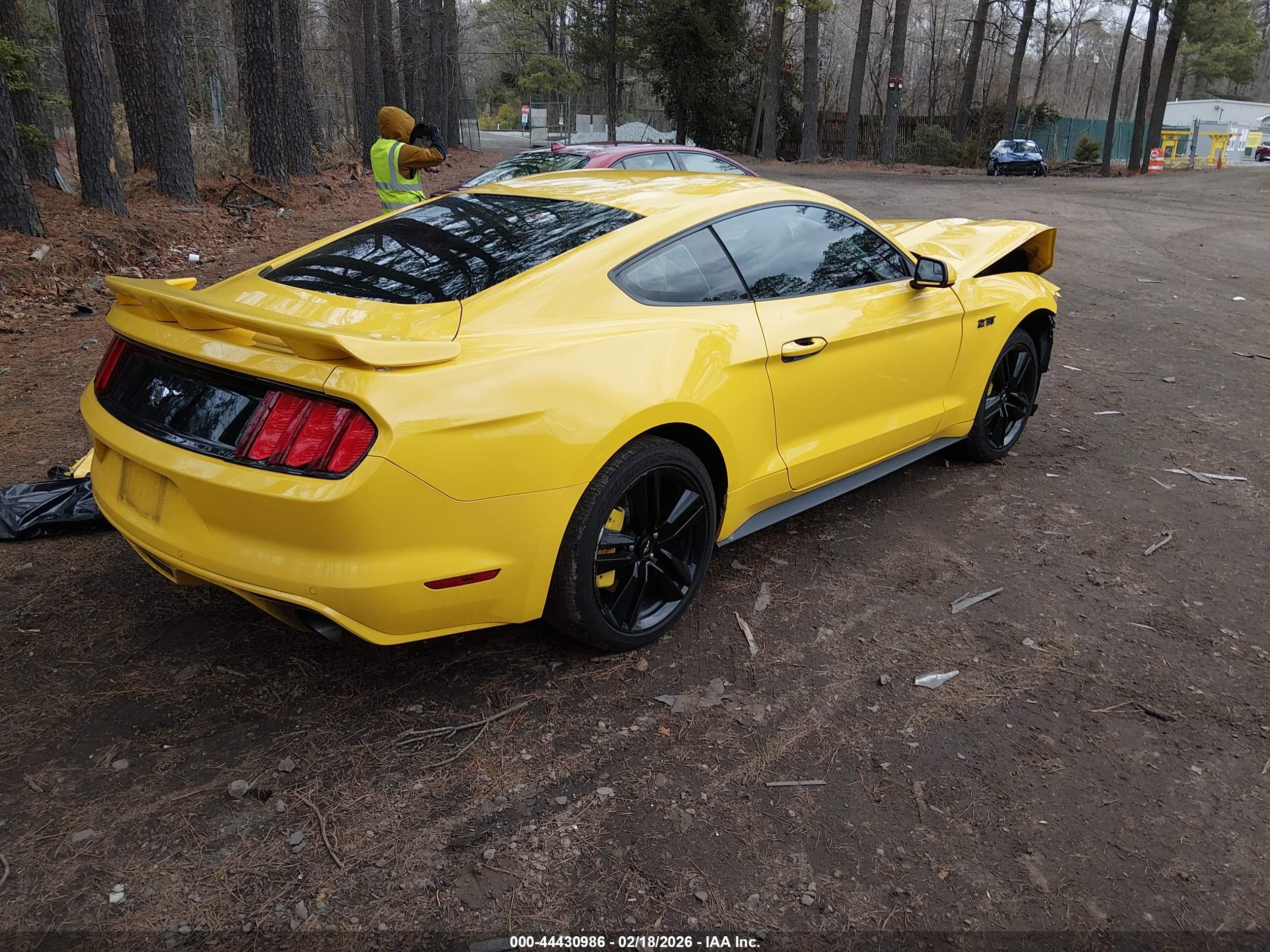 FORD MUSTANG image 4
