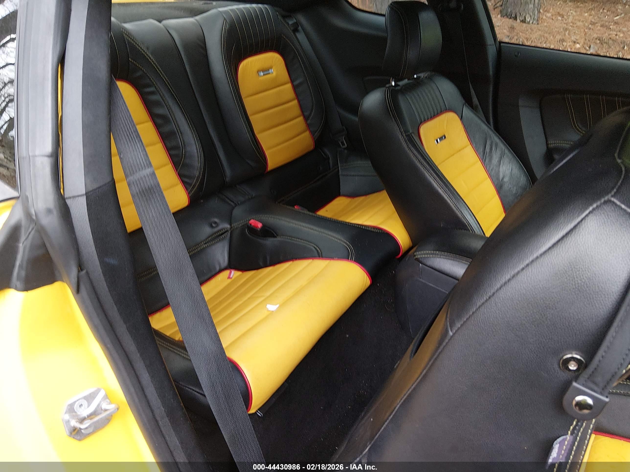 FORD MUSTANG image 8