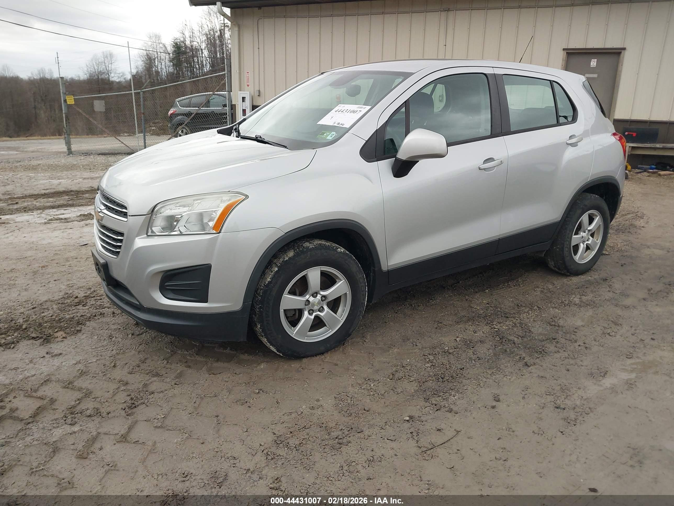 CHEVROLET TRAX image 2