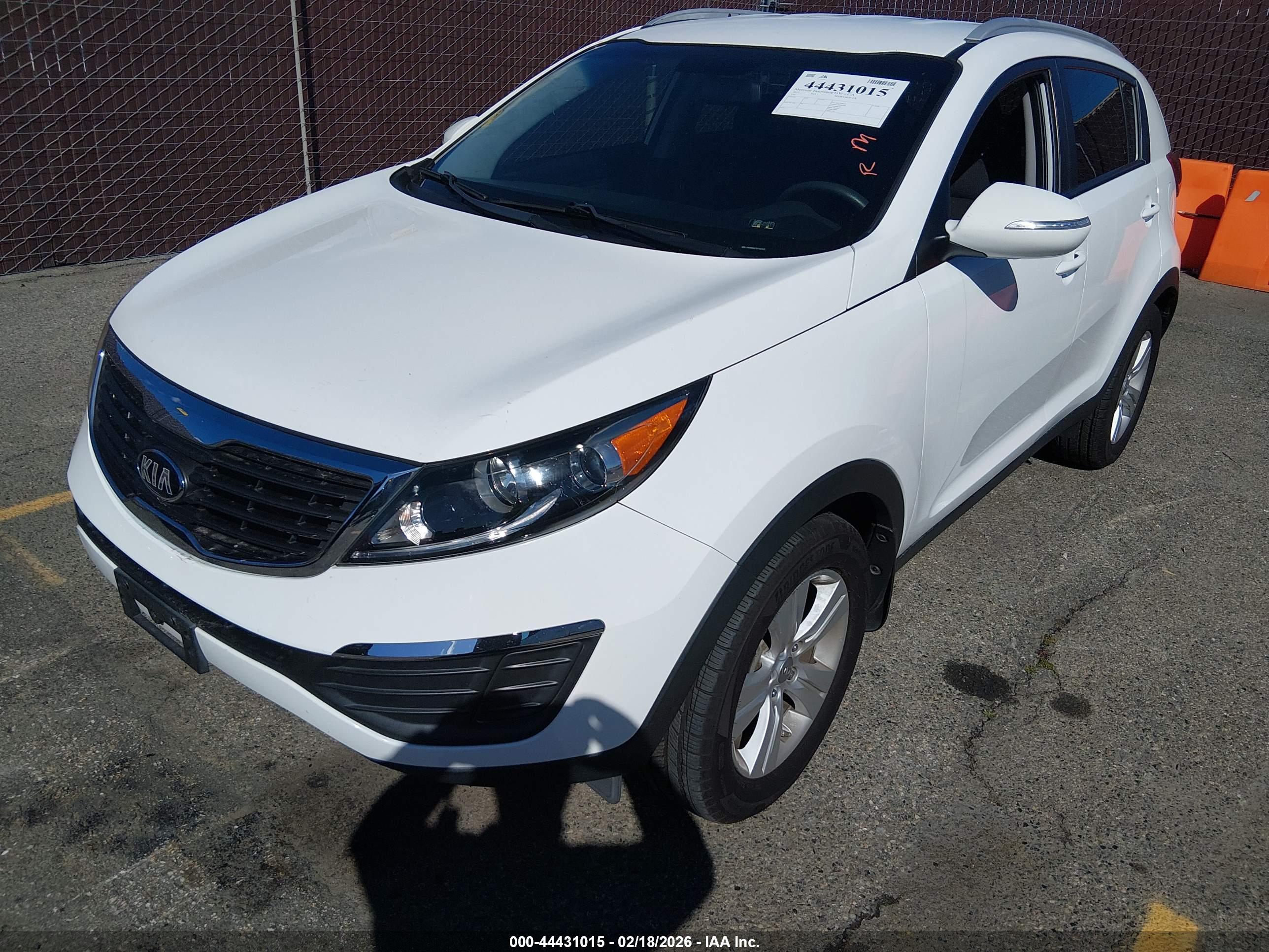 KIA SPORTAGE image 2