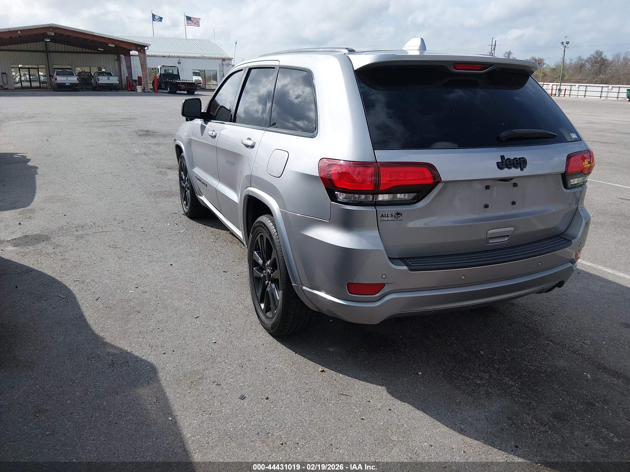 JEEP GRAND image 3