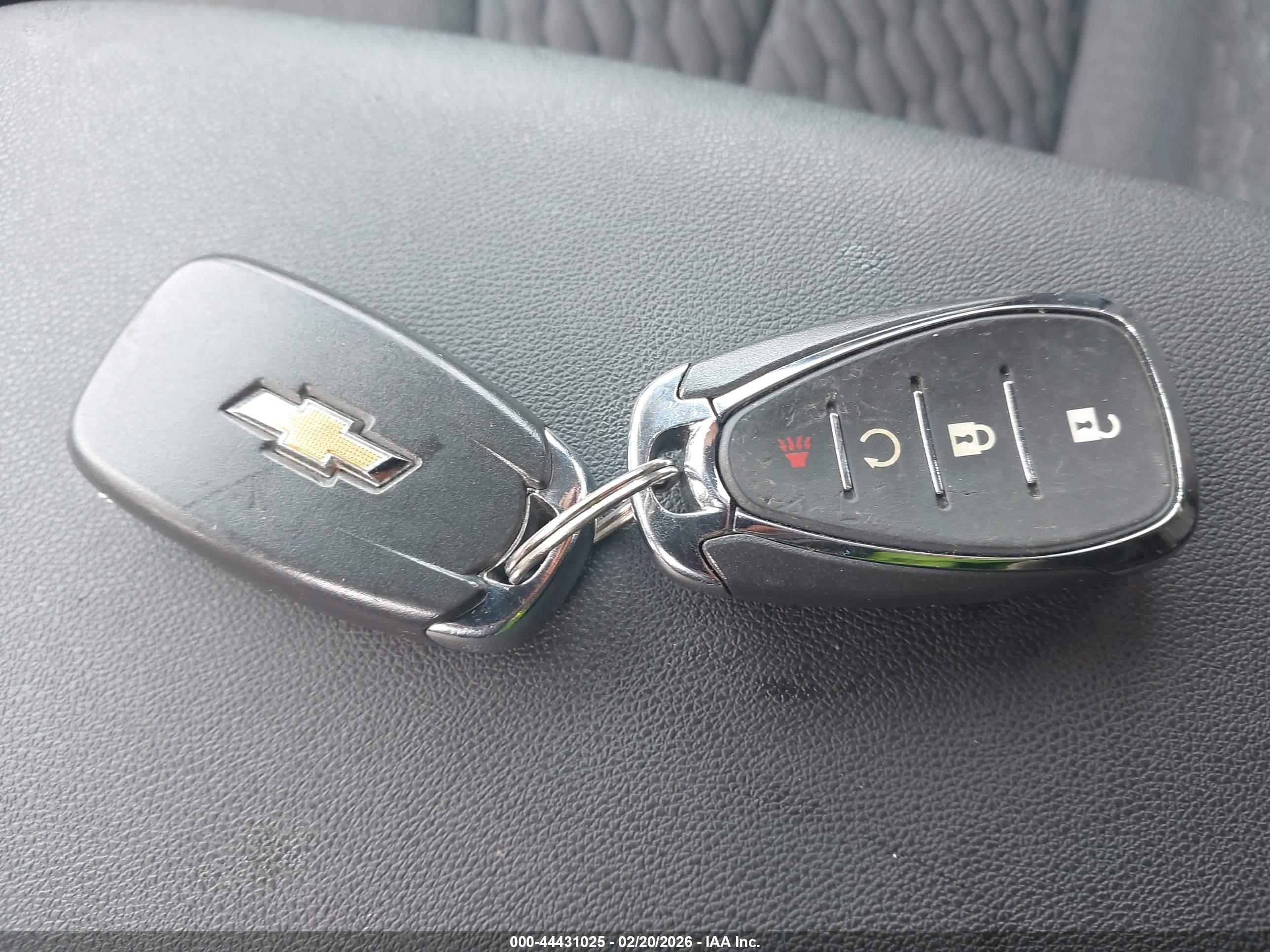 CHEVROLET EQUINOX image 11