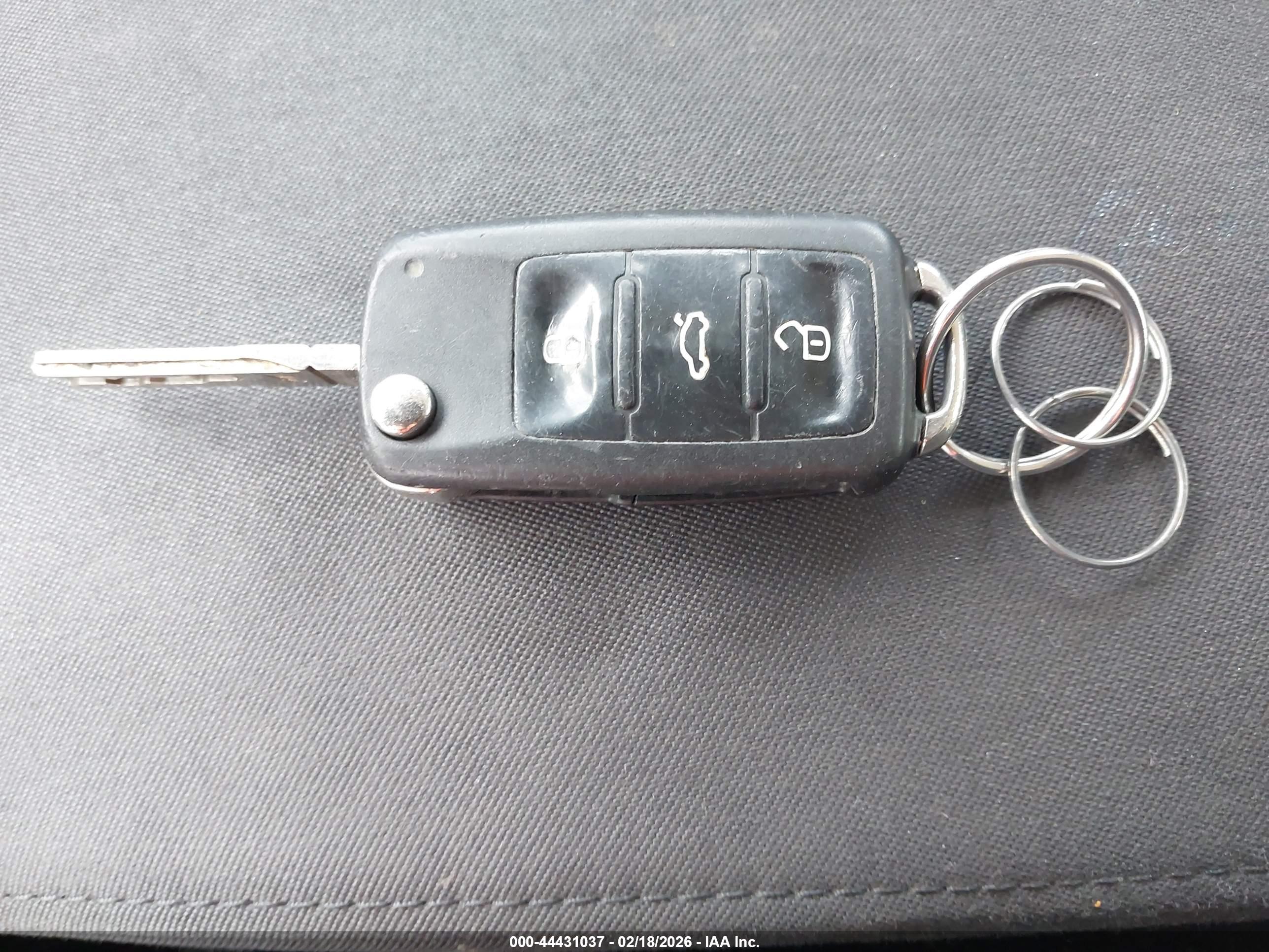 VOLKSWAGEN TIGUAN image 11