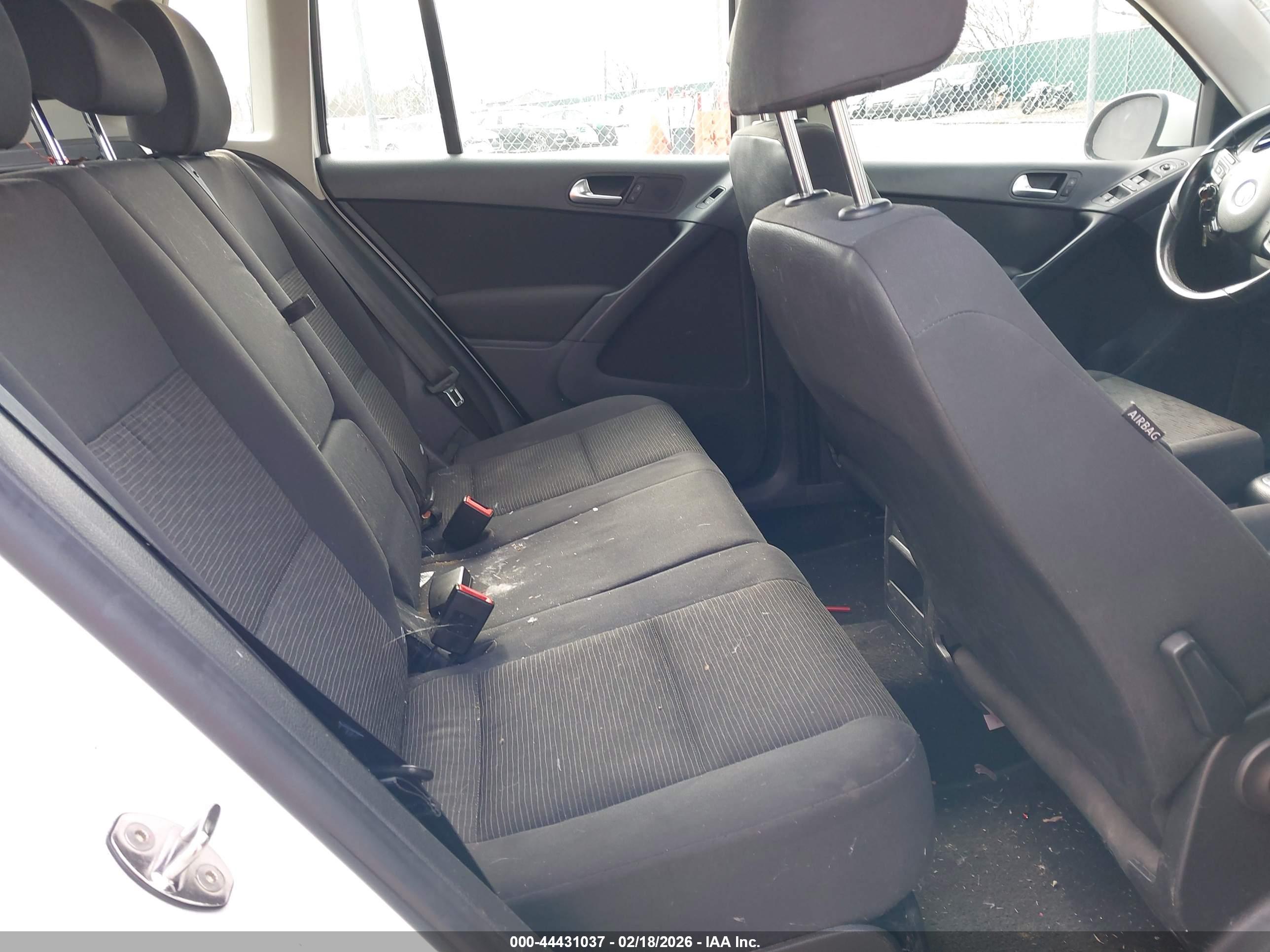 VOLKSWAGEN TIGUAN image 8