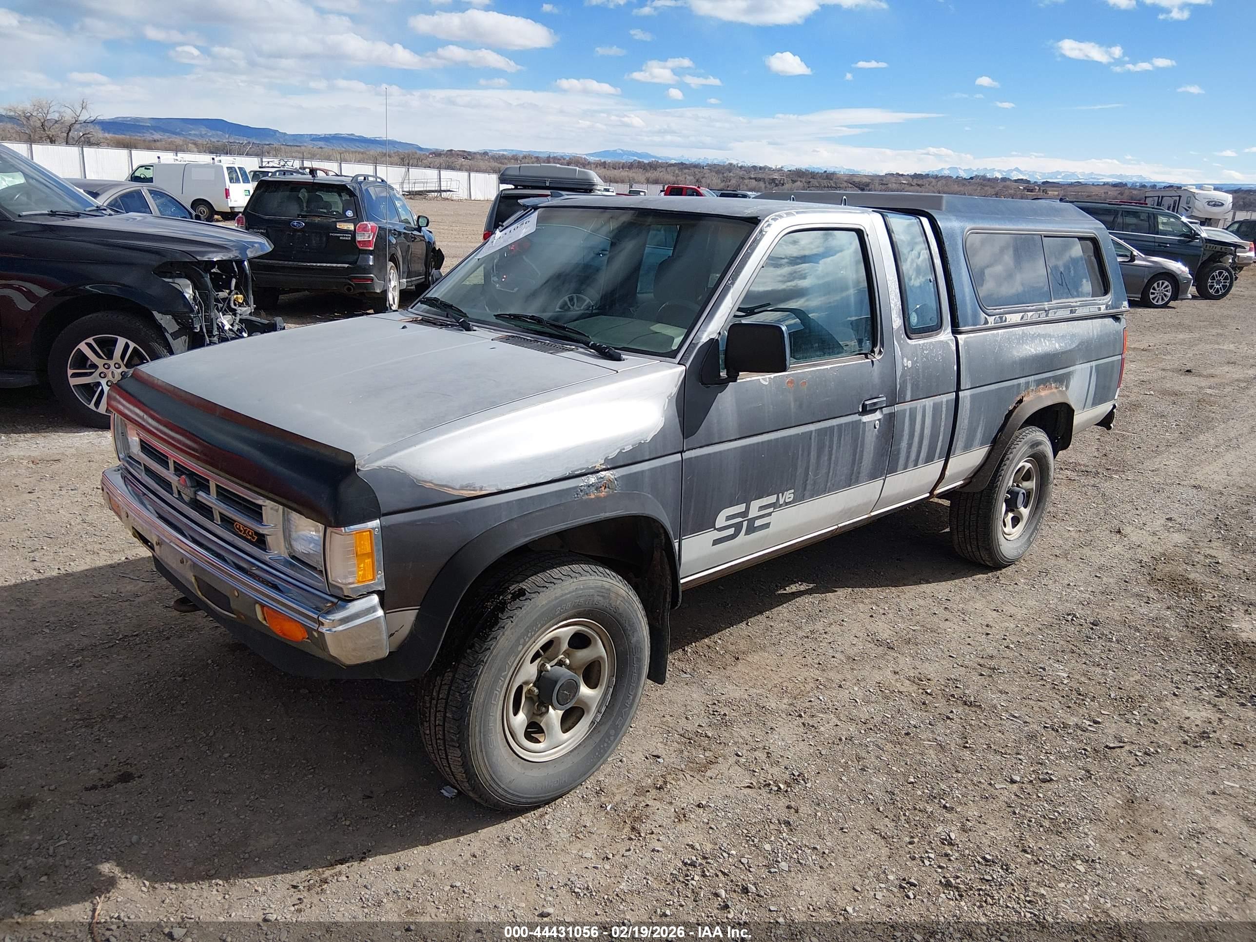 NISSAN D21 image 2