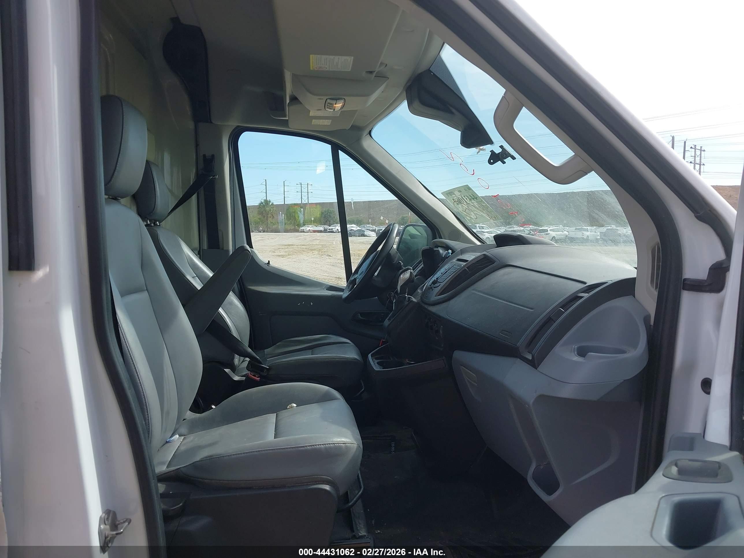 FORD TRANSIT-250 image 5