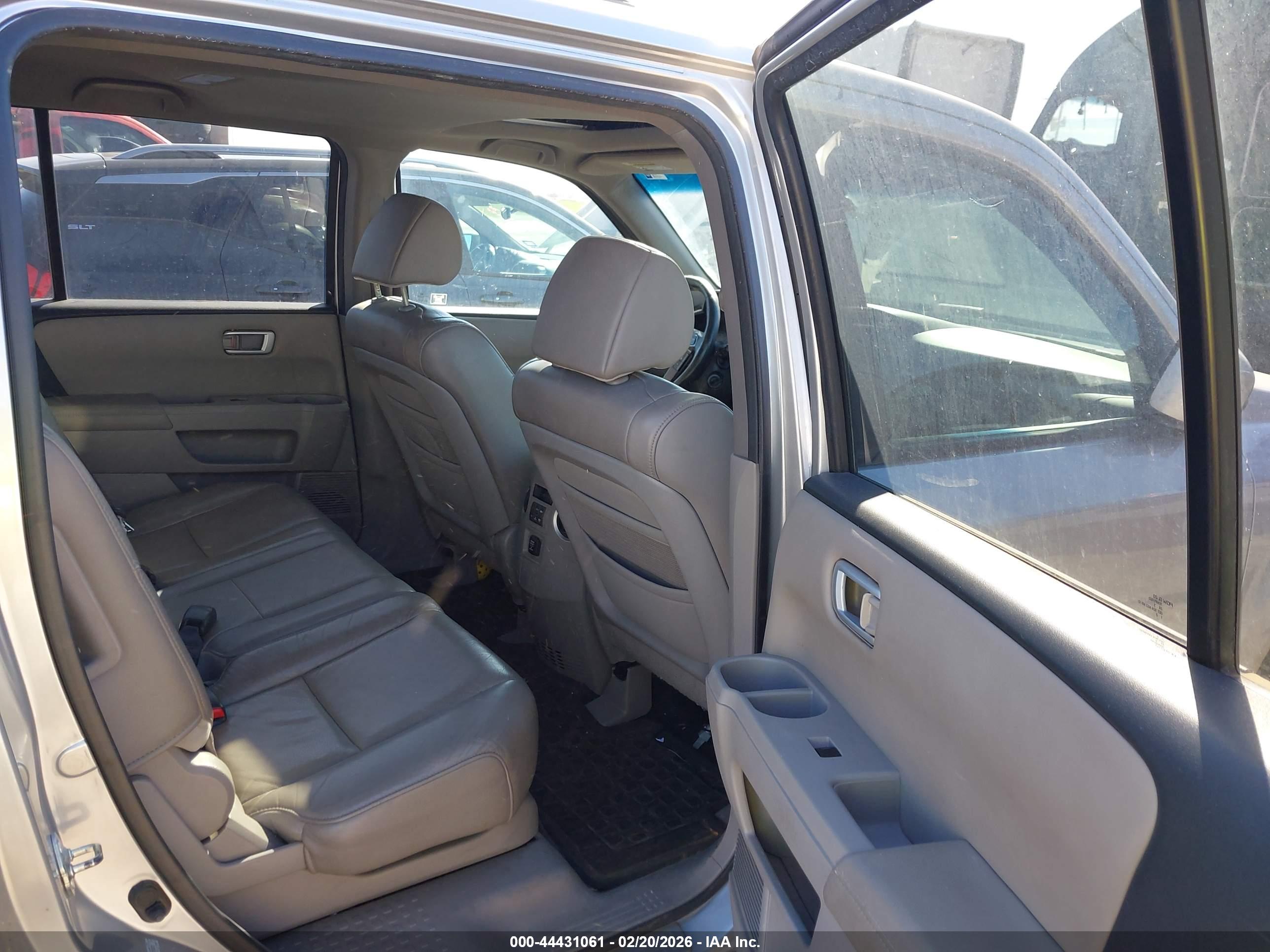 HONDA PILOT image 8