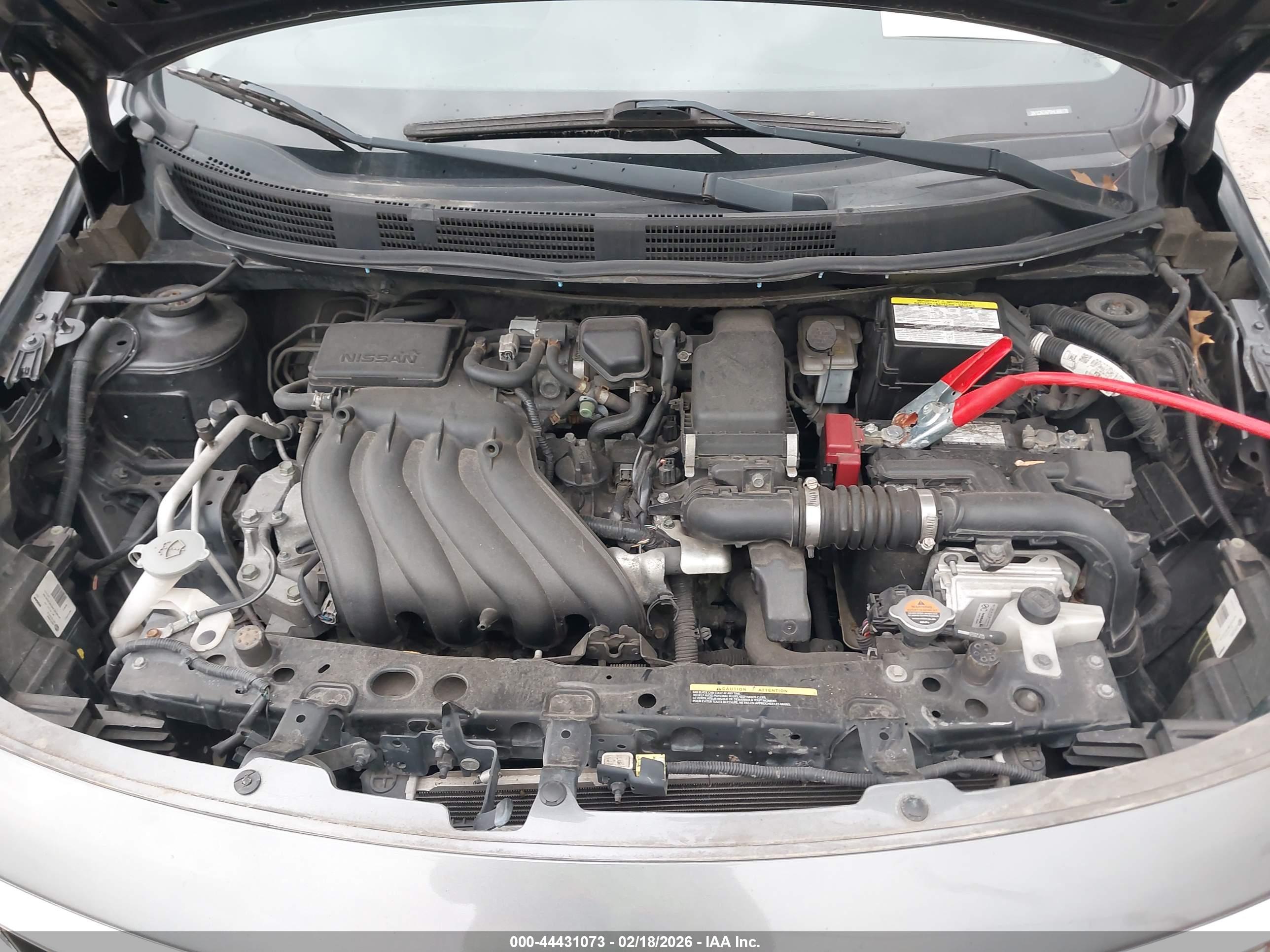 NISSAN VERSA image 10