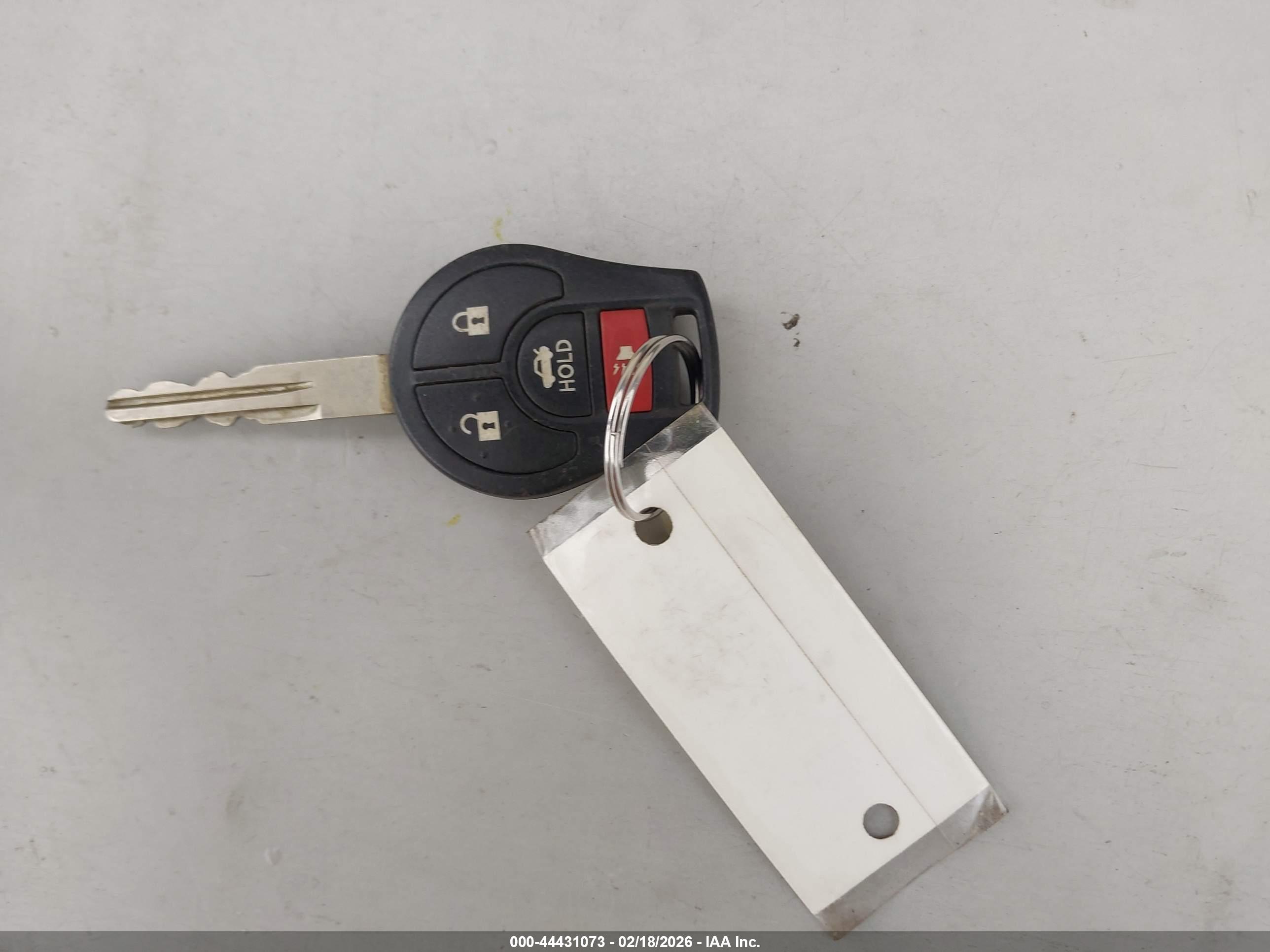 NISSAN VERSA image 11
