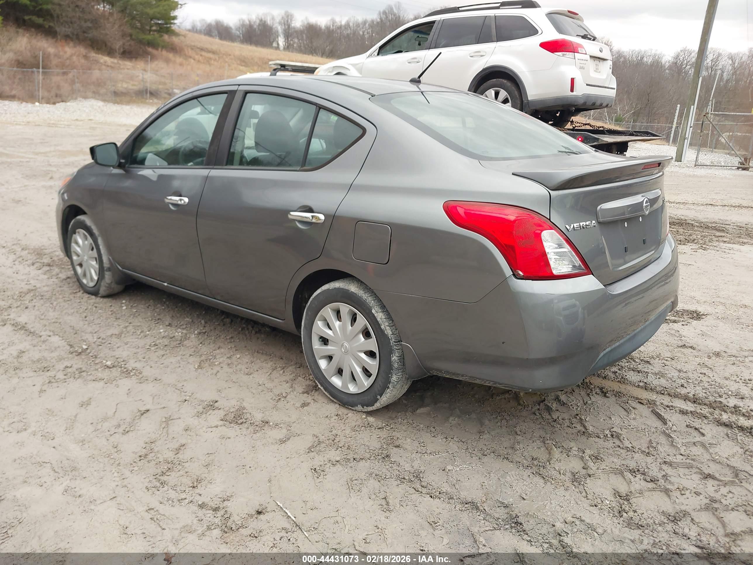 NISSAN VERSA image 3