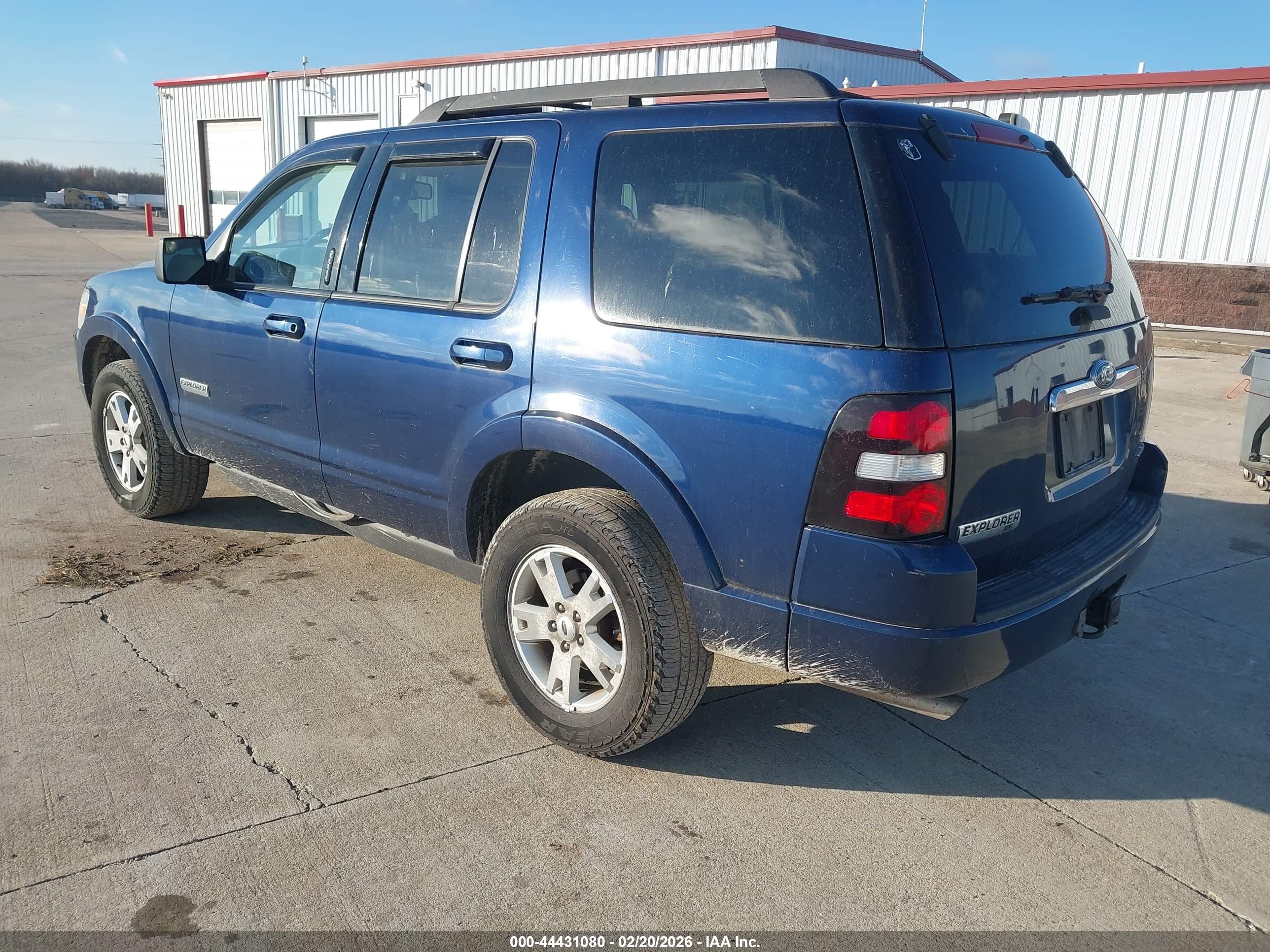 FORD EXPLORER image 3