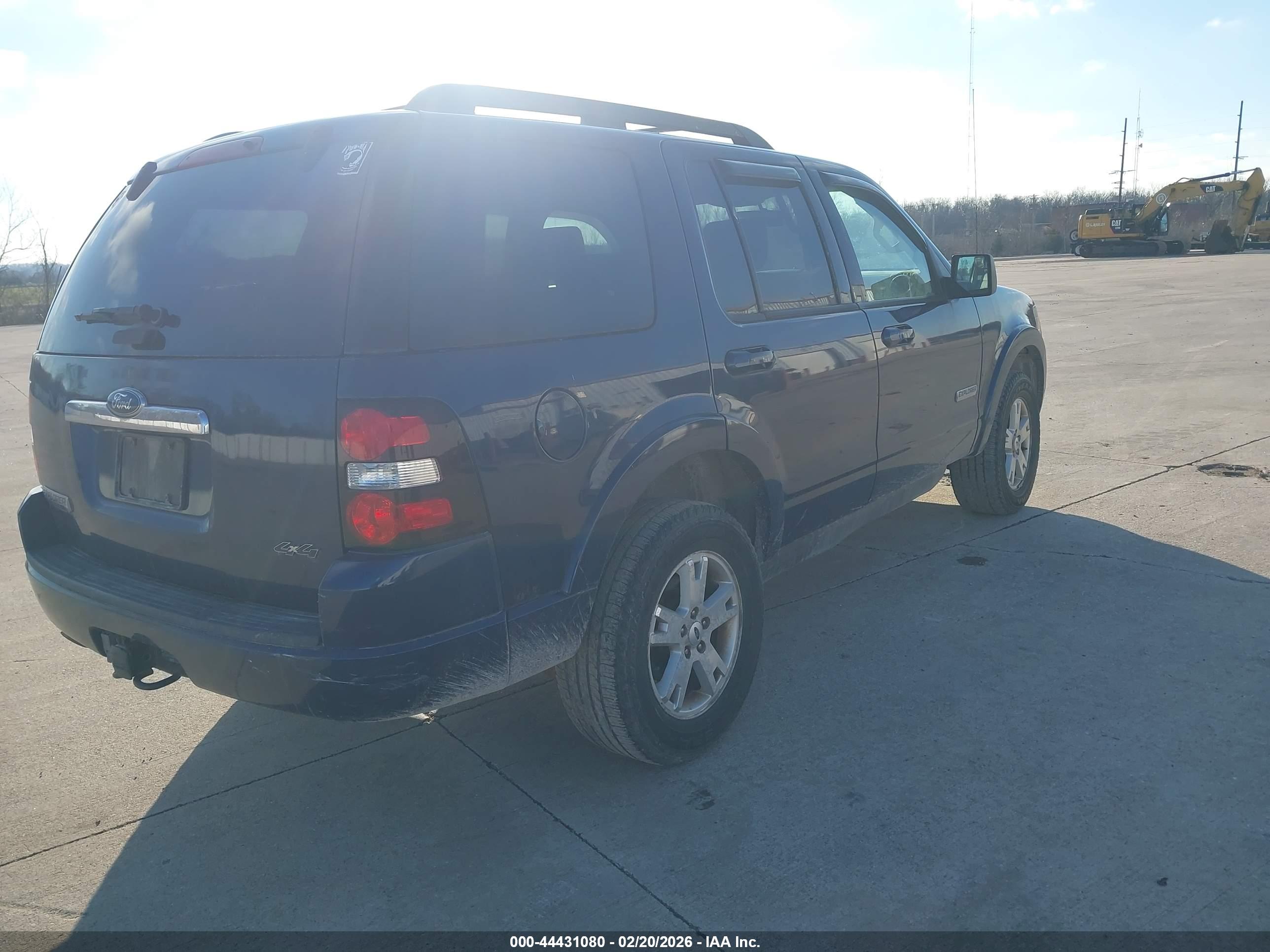 FORD EXPLORER image 4