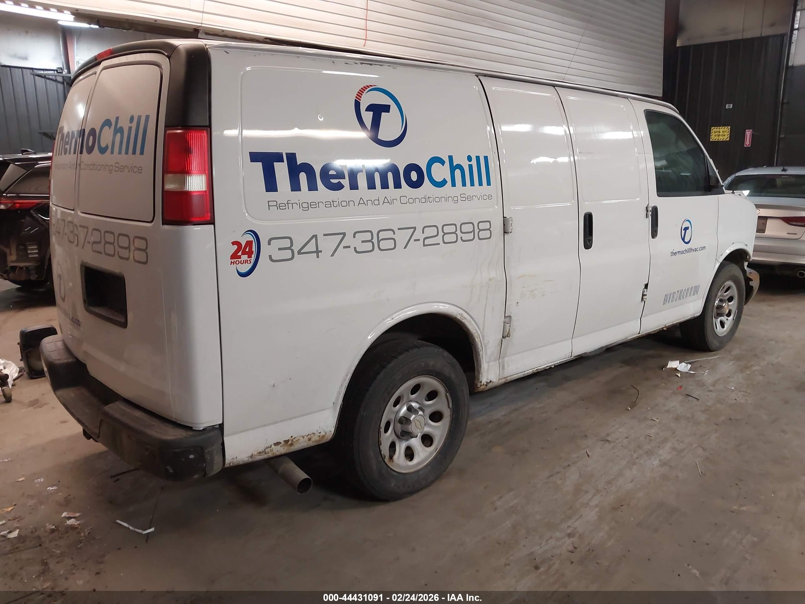 CHEVROLET EXPRESS image 4