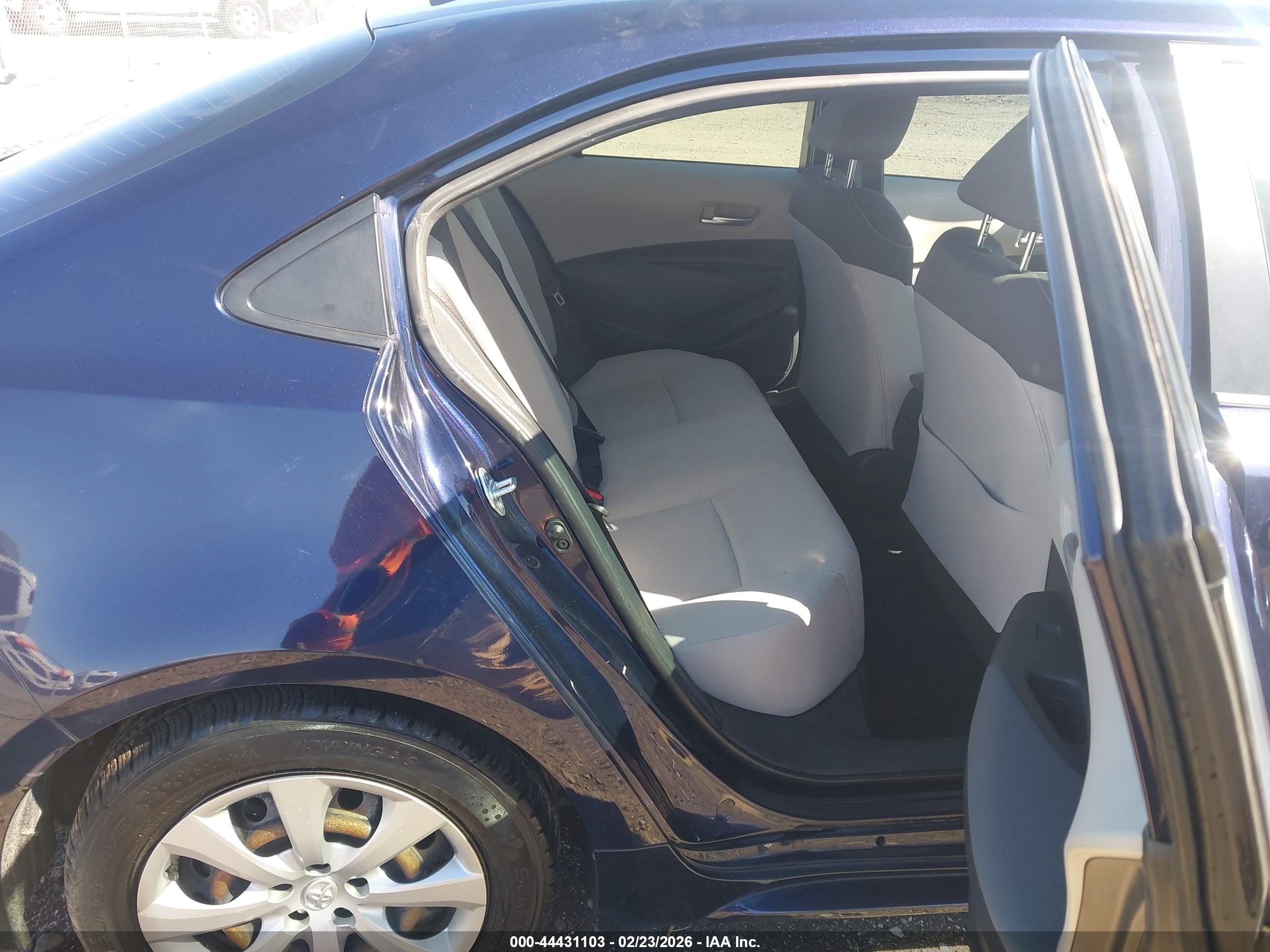 TOYOTA COROLLA image 8