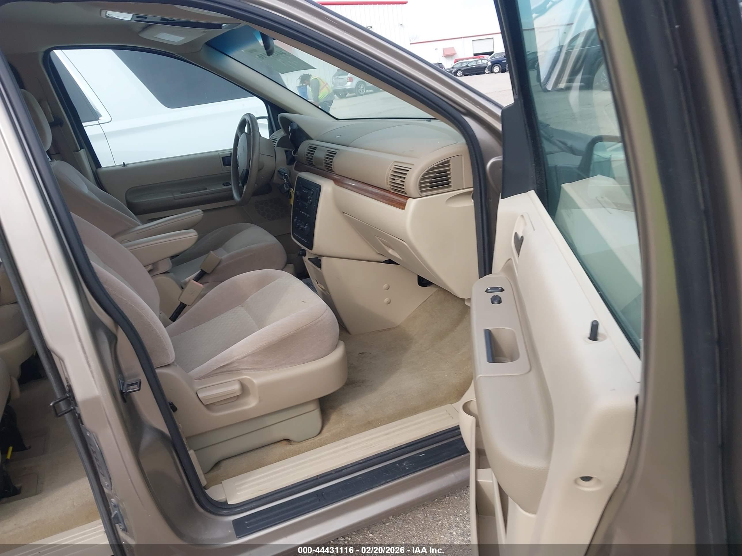 FORD FREESTAR image 5