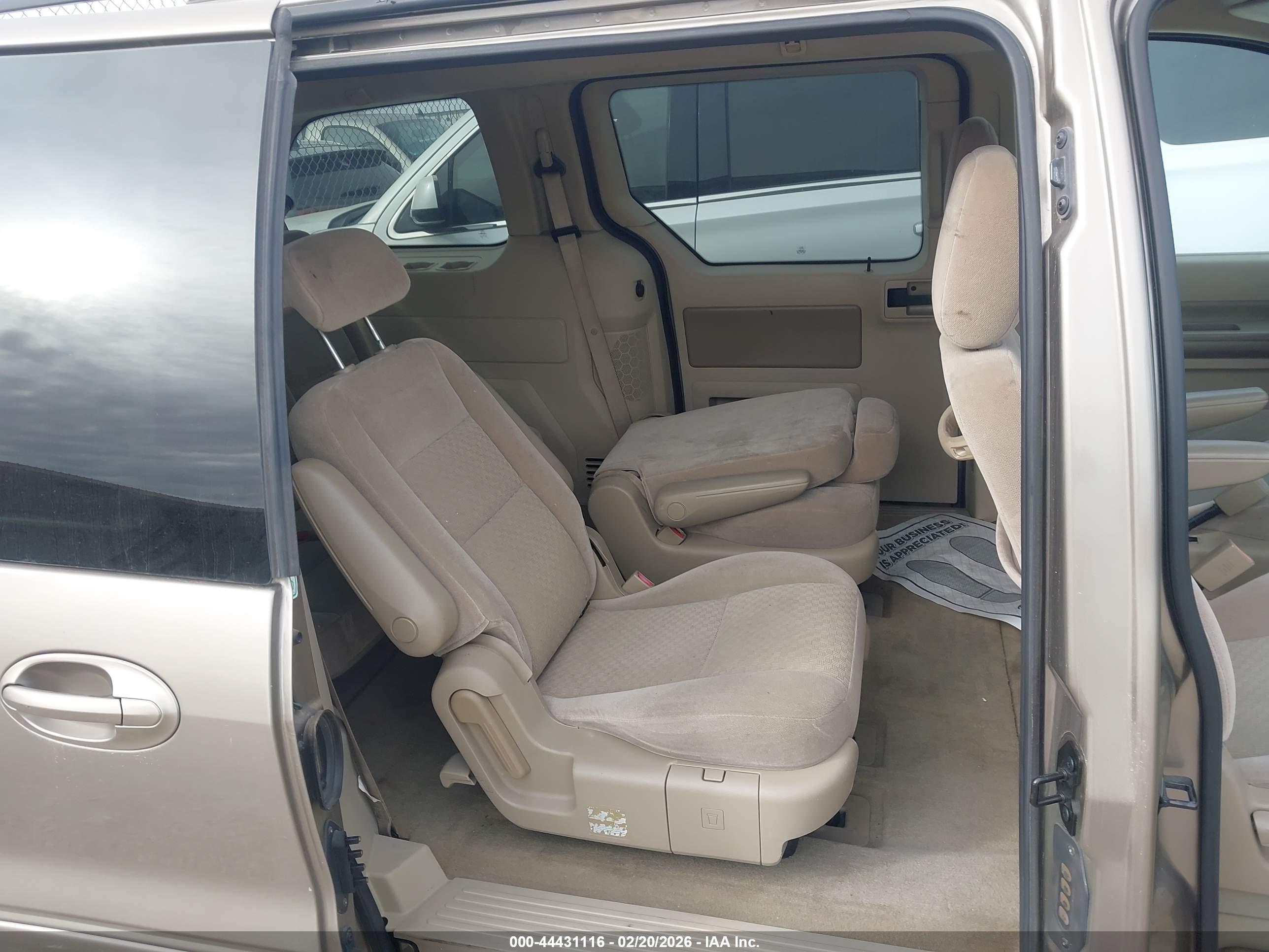 FORD FREESTAR image 8