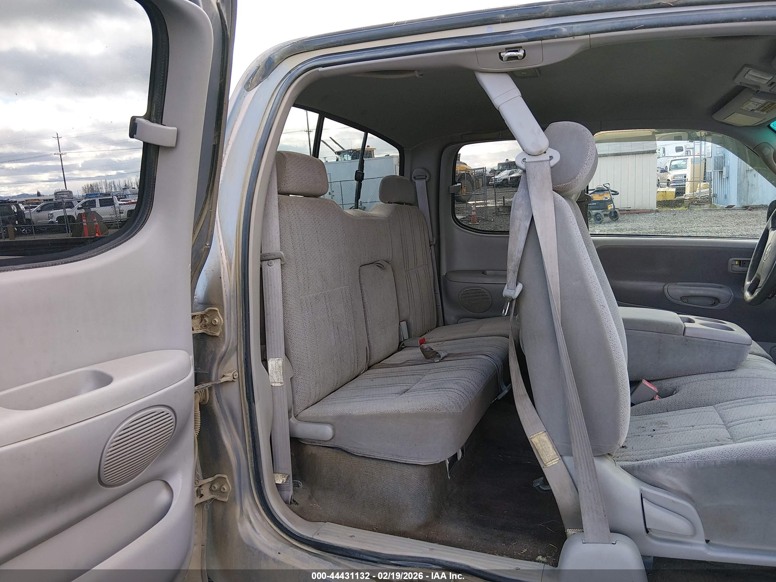 TOYOTA TUNDRA image 8