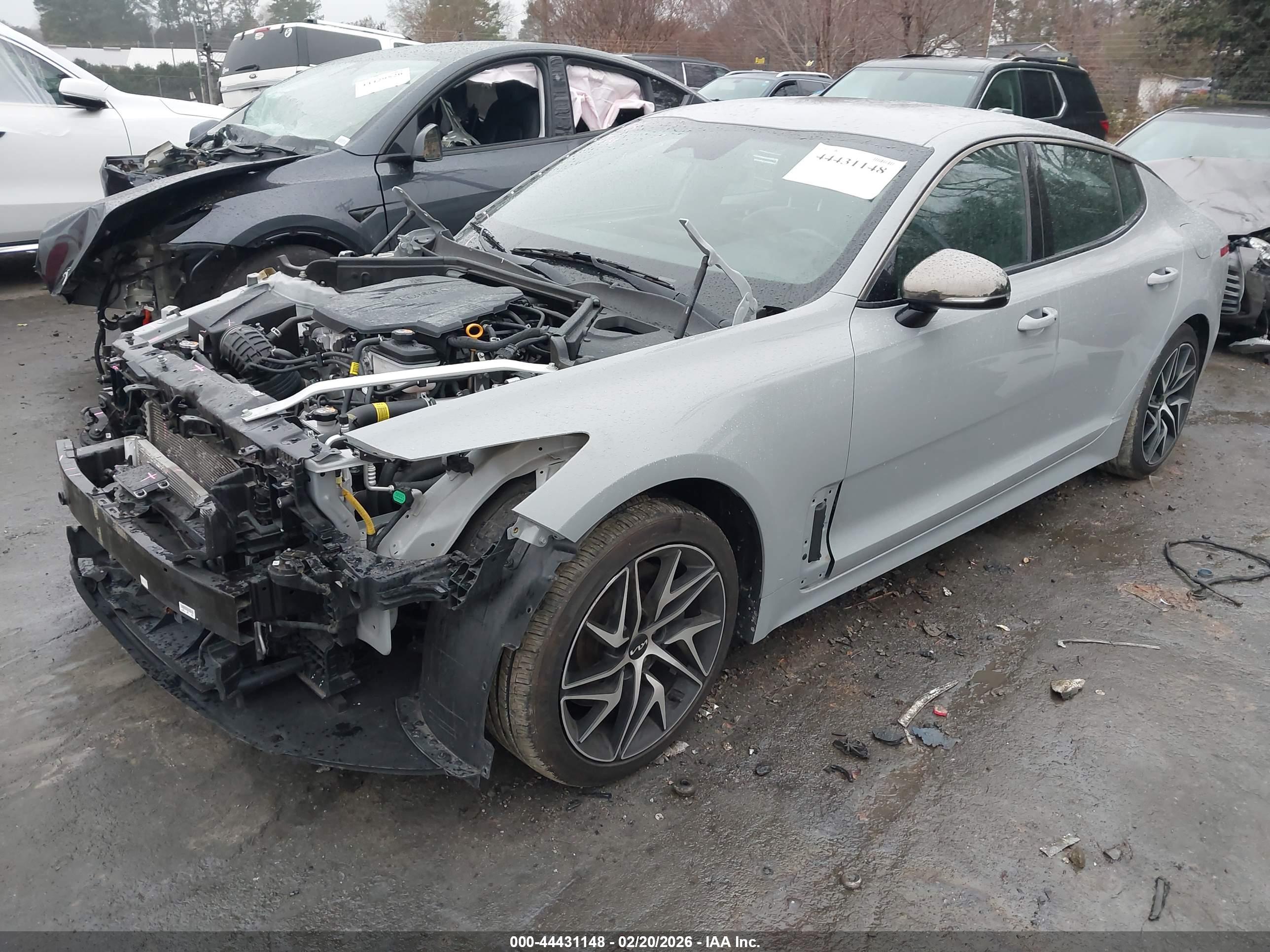 KIA STINGER image 2