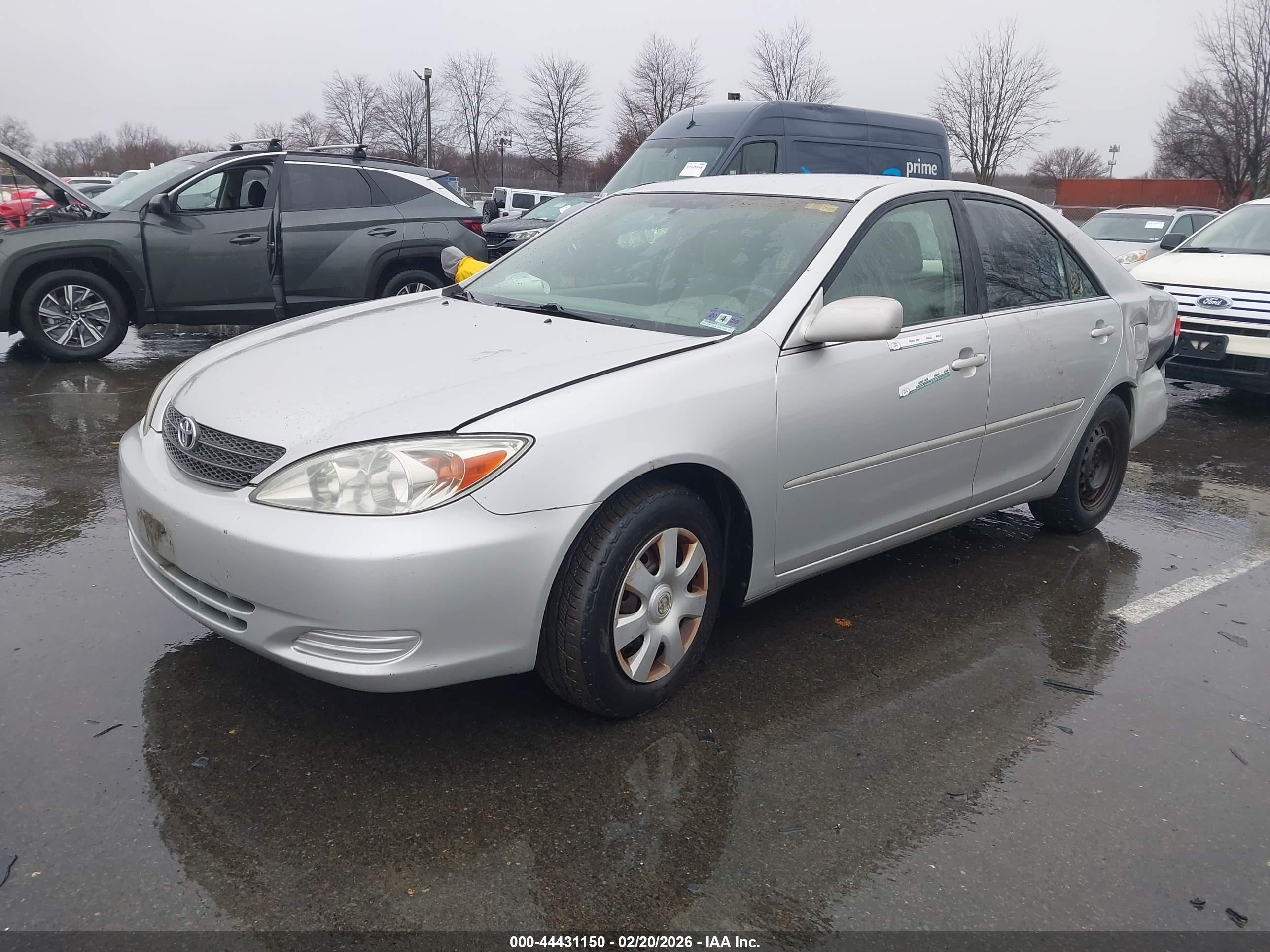 TOYOTA CAMRY image 2