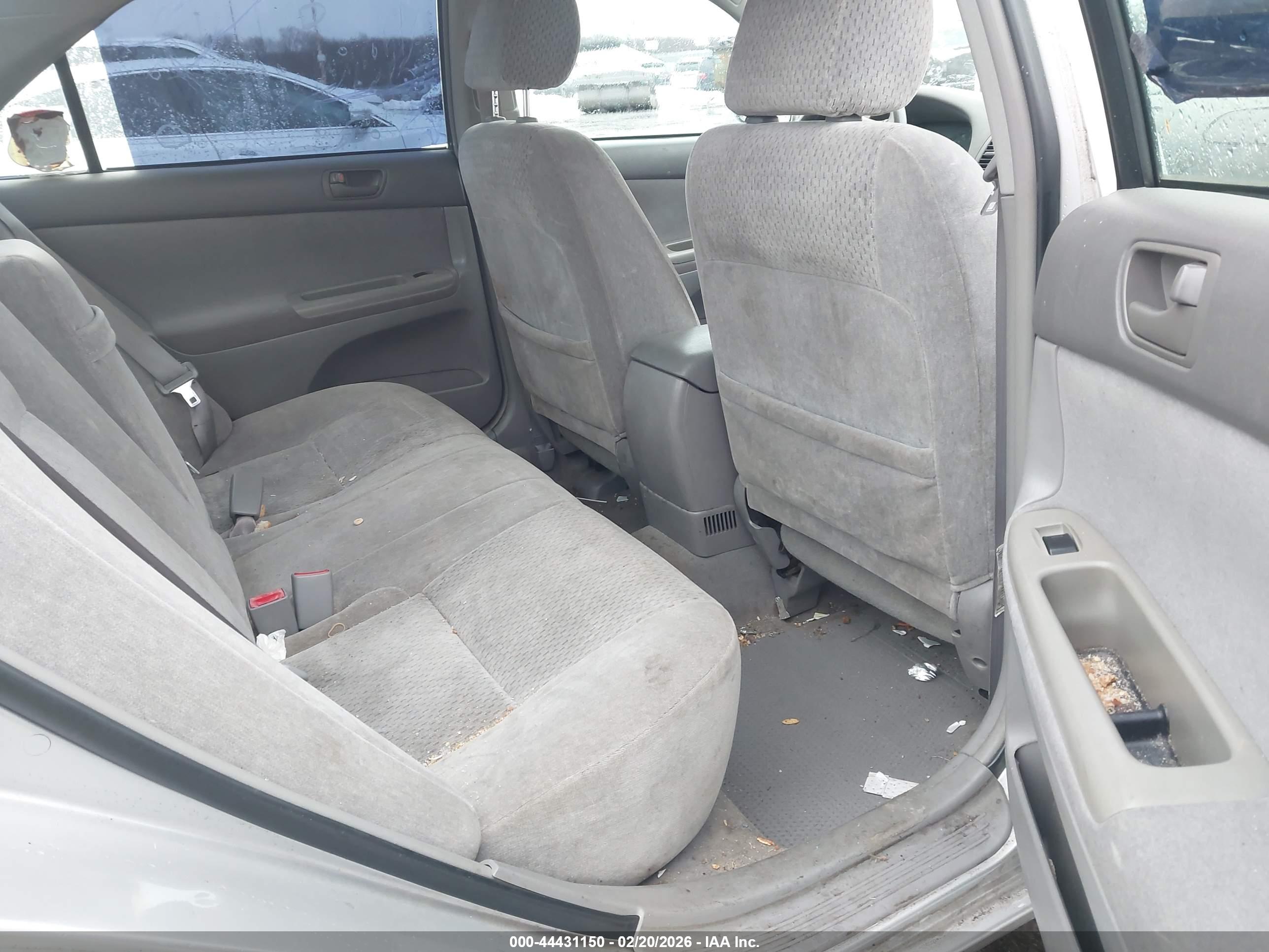 TOYOTA CAMRY image 8