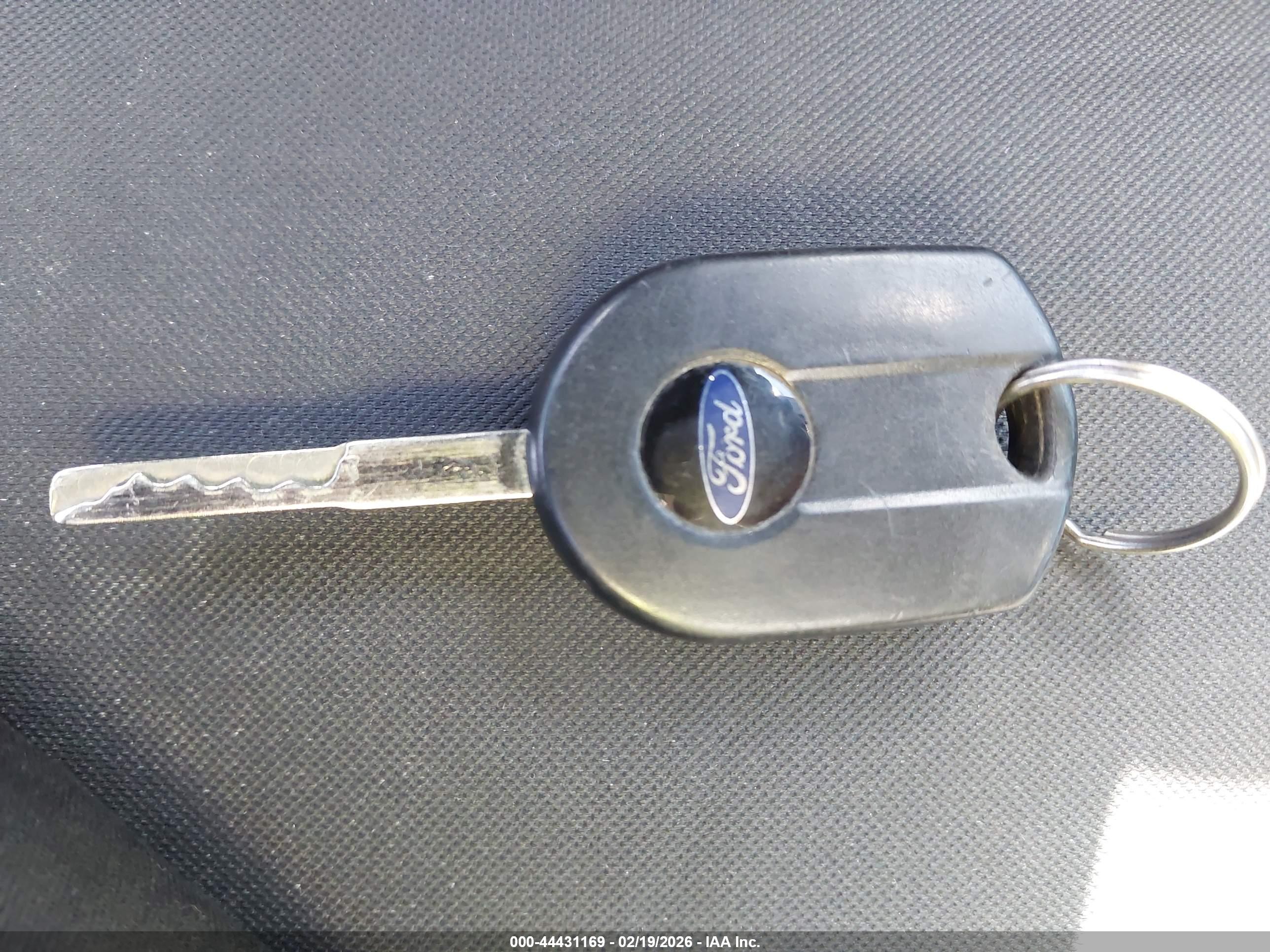 FORD ESCAPE image 11