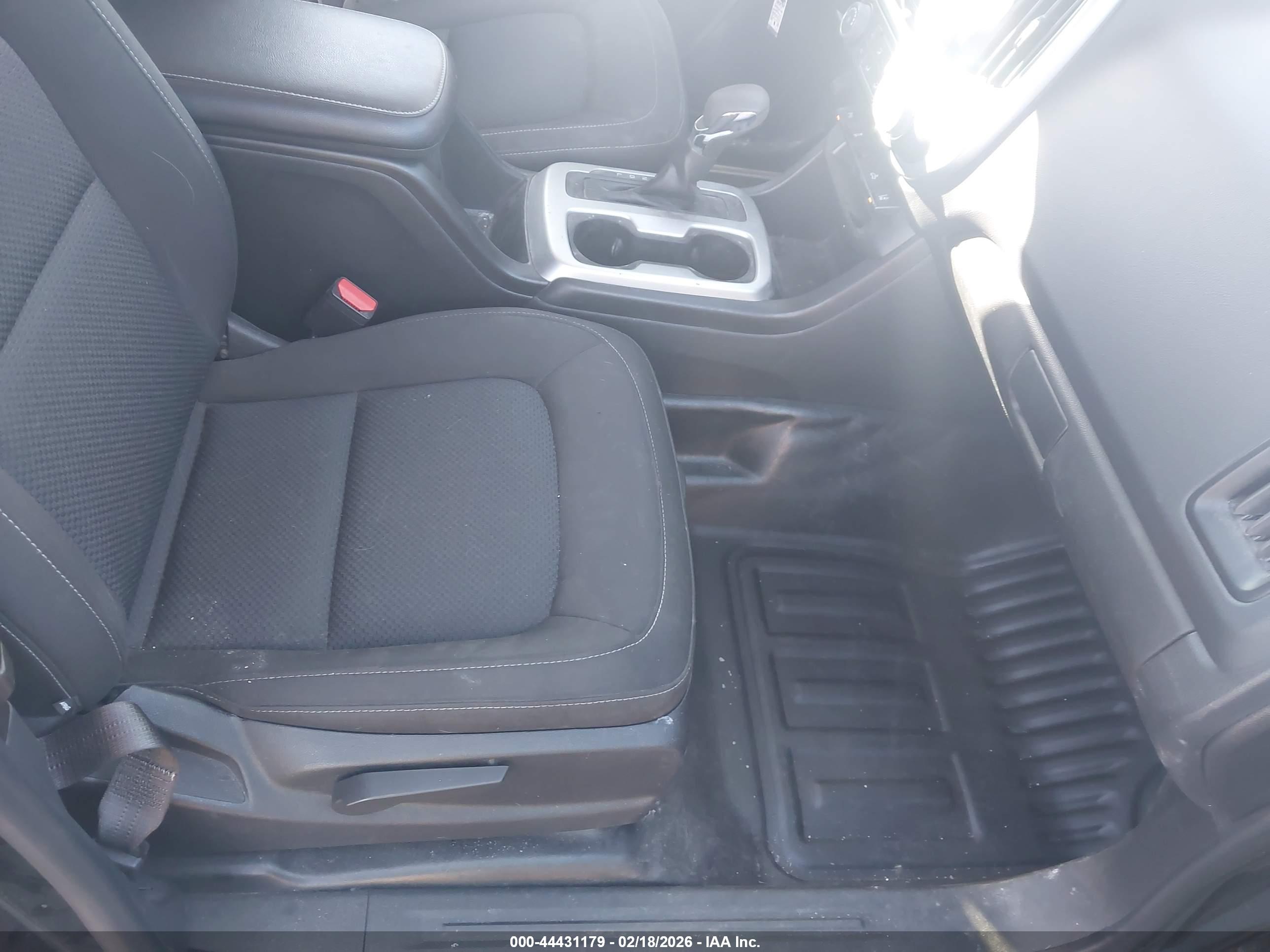 CHEVROLET COLORADO image 5