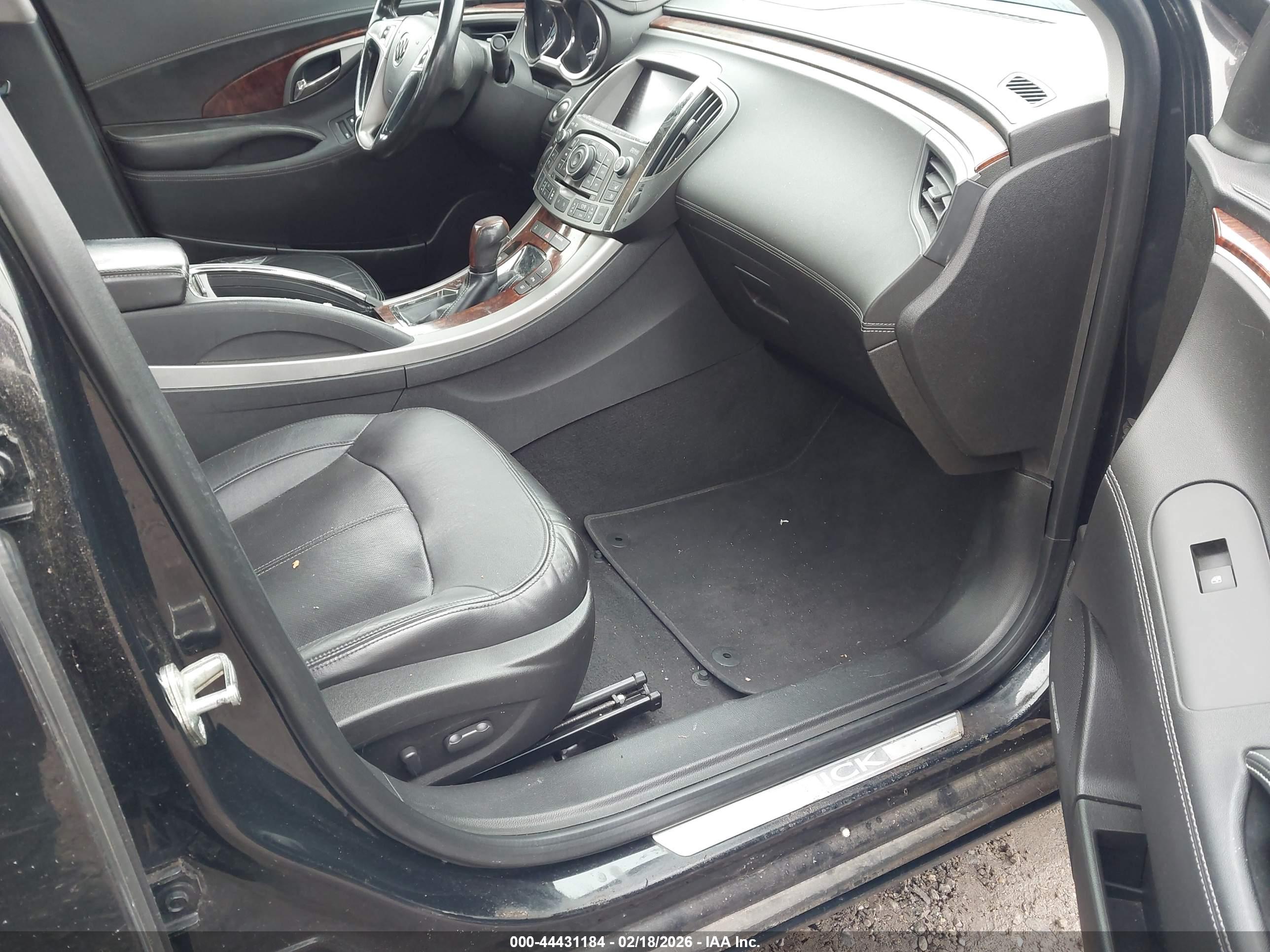 BUICK LACROSSE image 5