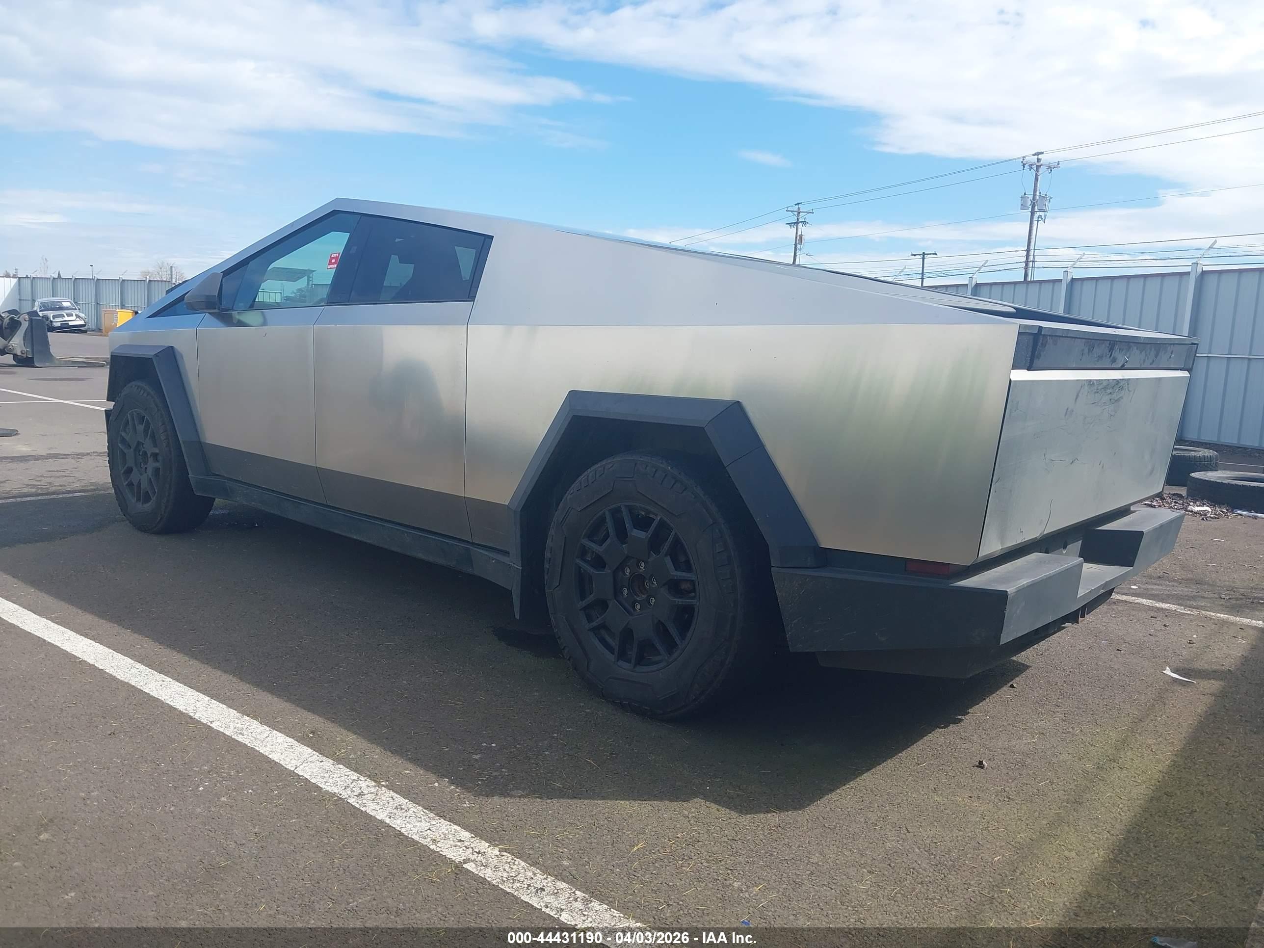 TESLA CYBERTRUCK image 3