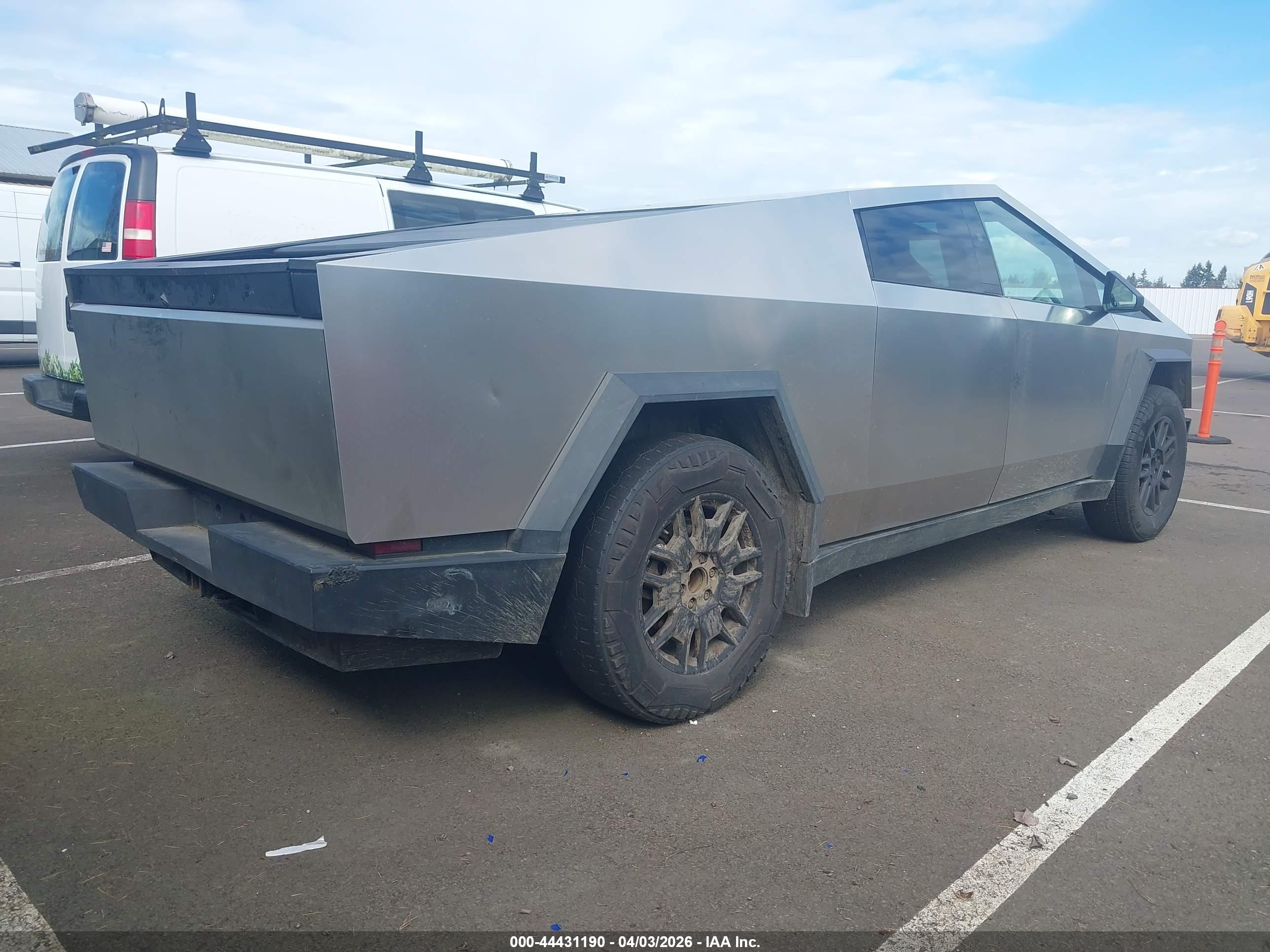 TESLA CYBERTRUCK image 4