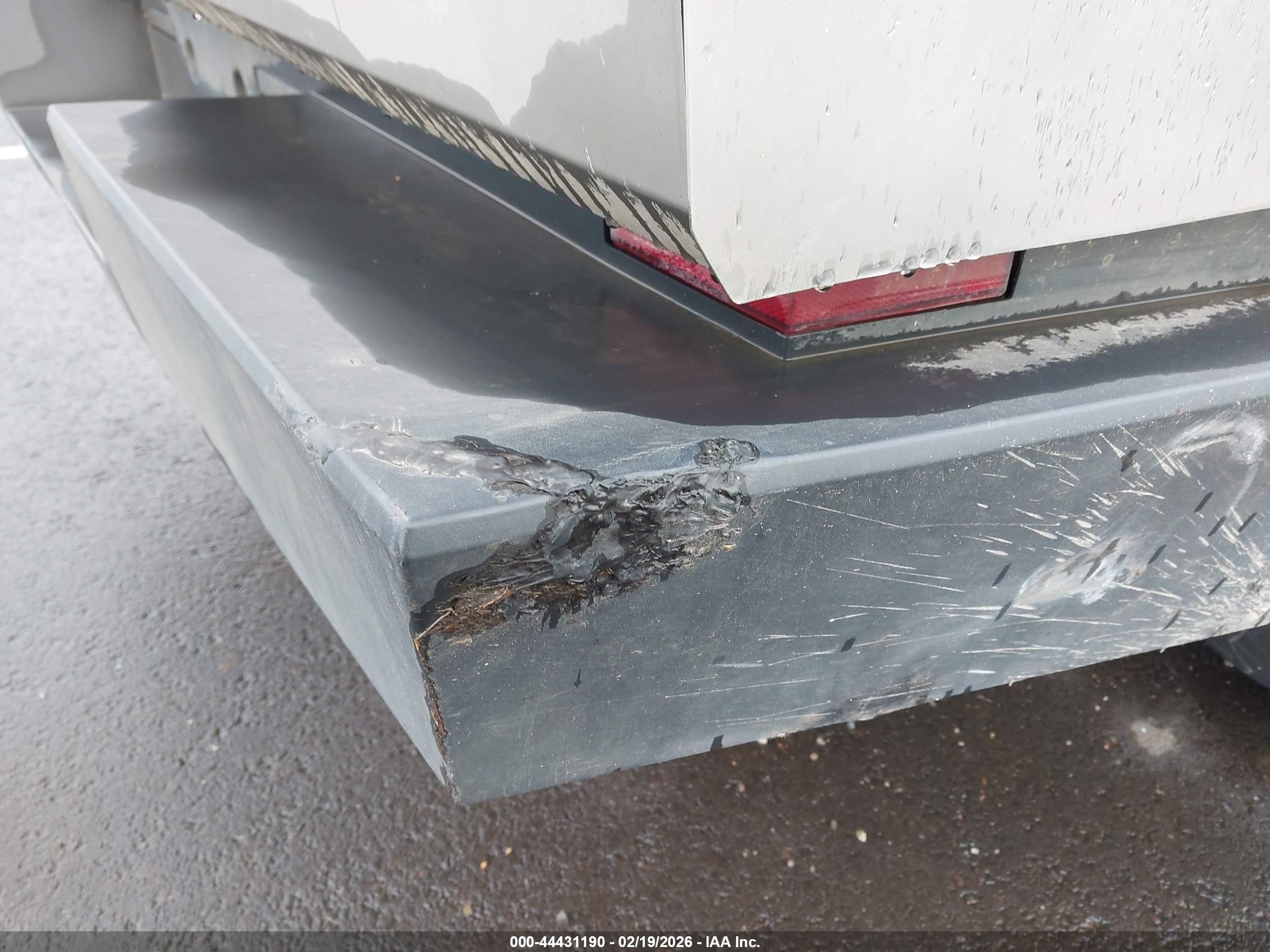 TESLA CYBERTRUCK image 6