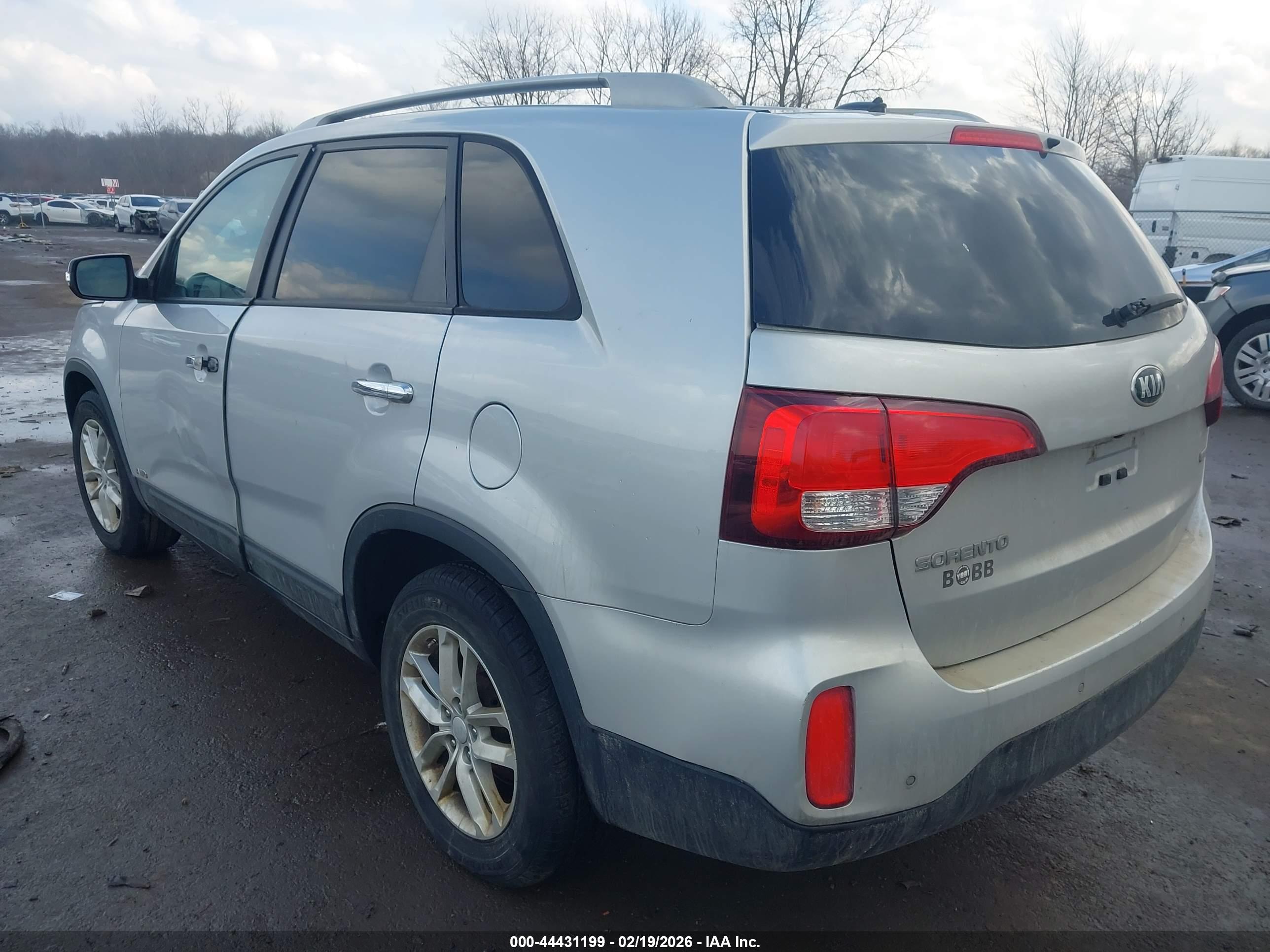 KIA SORENTO image 3