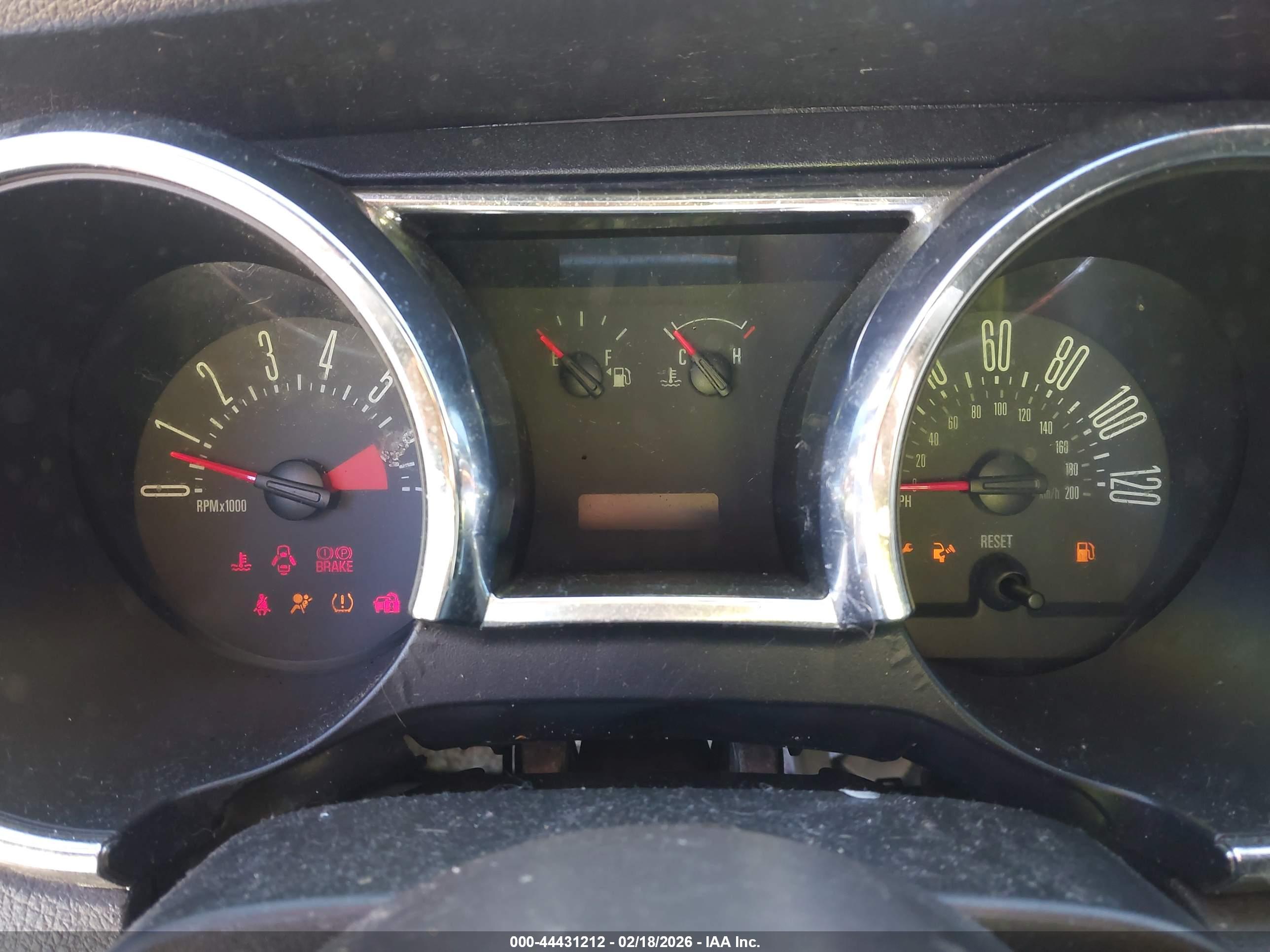 FORD MUSTANG image 7